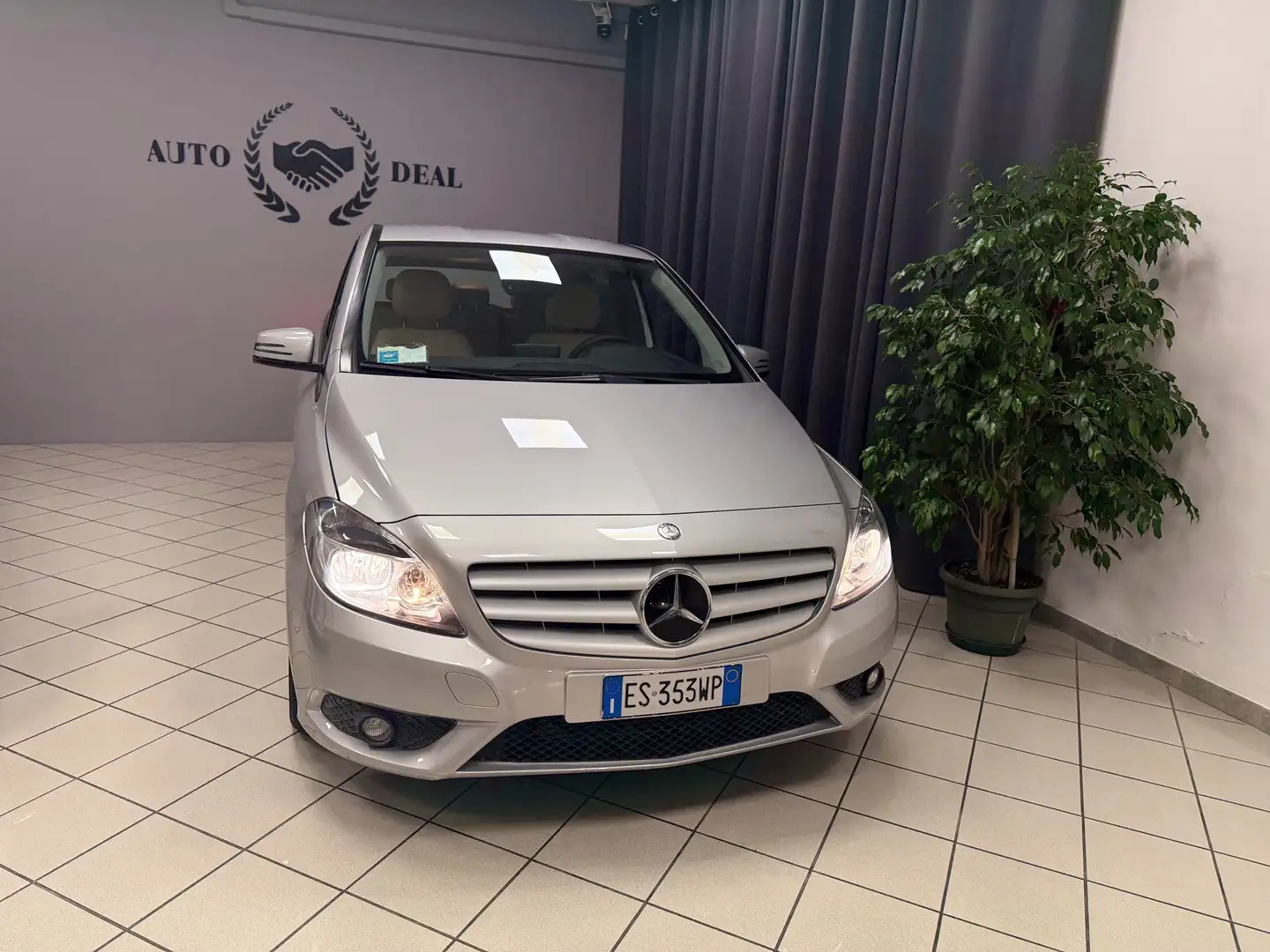 Mercedes-Benz B 180 Classe B - T246 cdi Premium Silber - 2