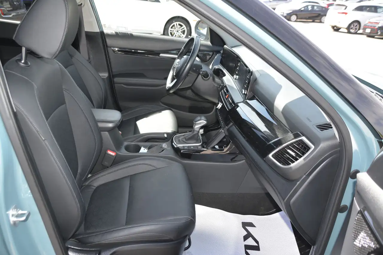 Kia Seltos снимка Kia Seltos