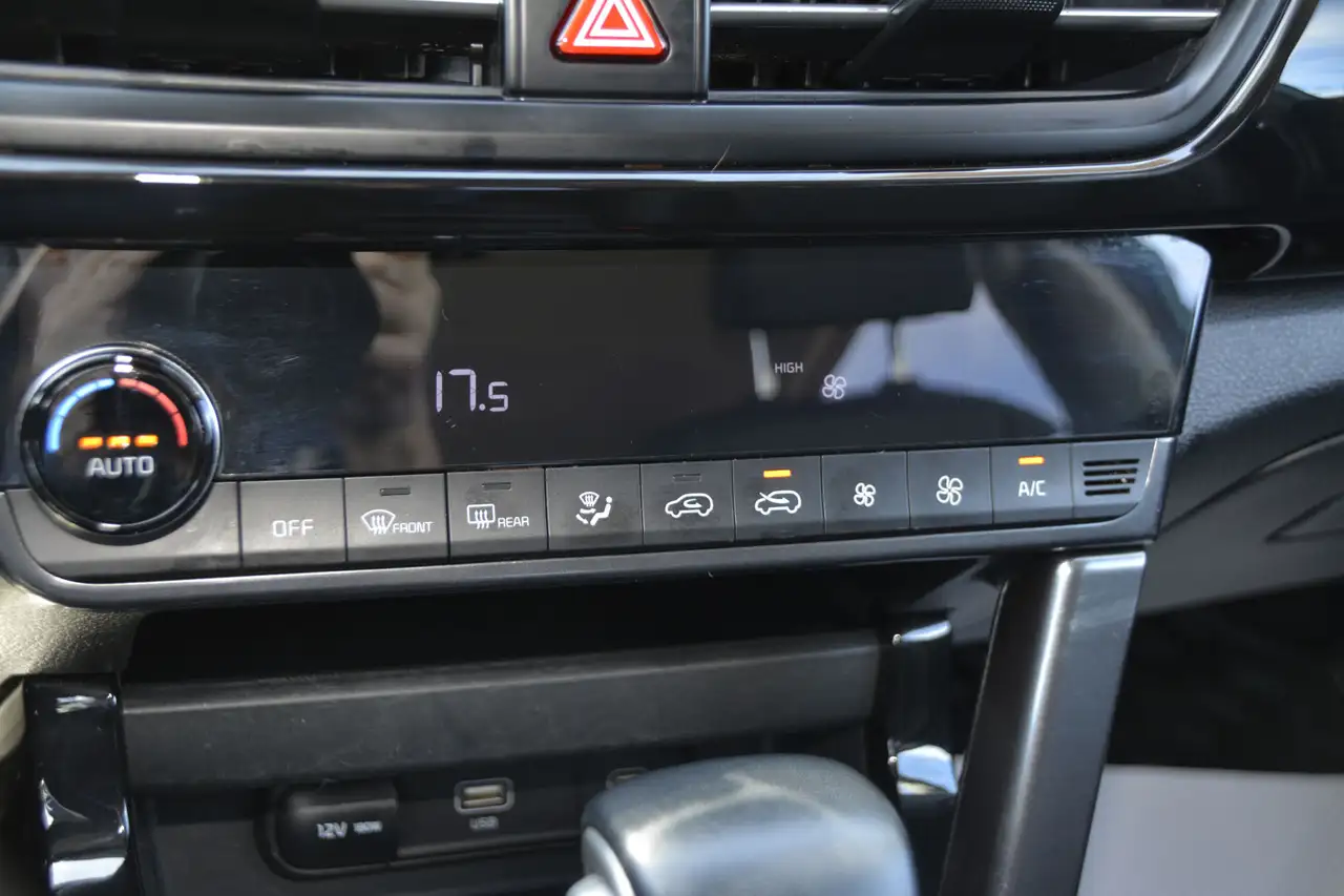 Kia Seltos снимка Kia Seltos