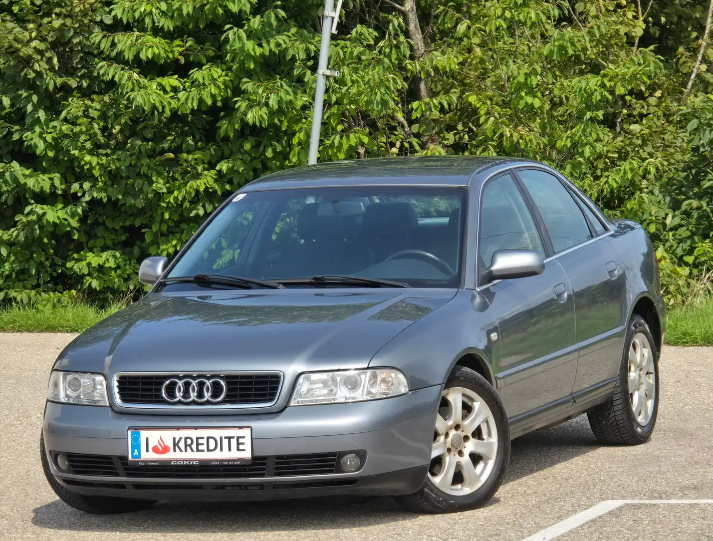 Audi A4 1,9 TDI Top* Kredit* Klima* Neues Pickerl* Grau - 1