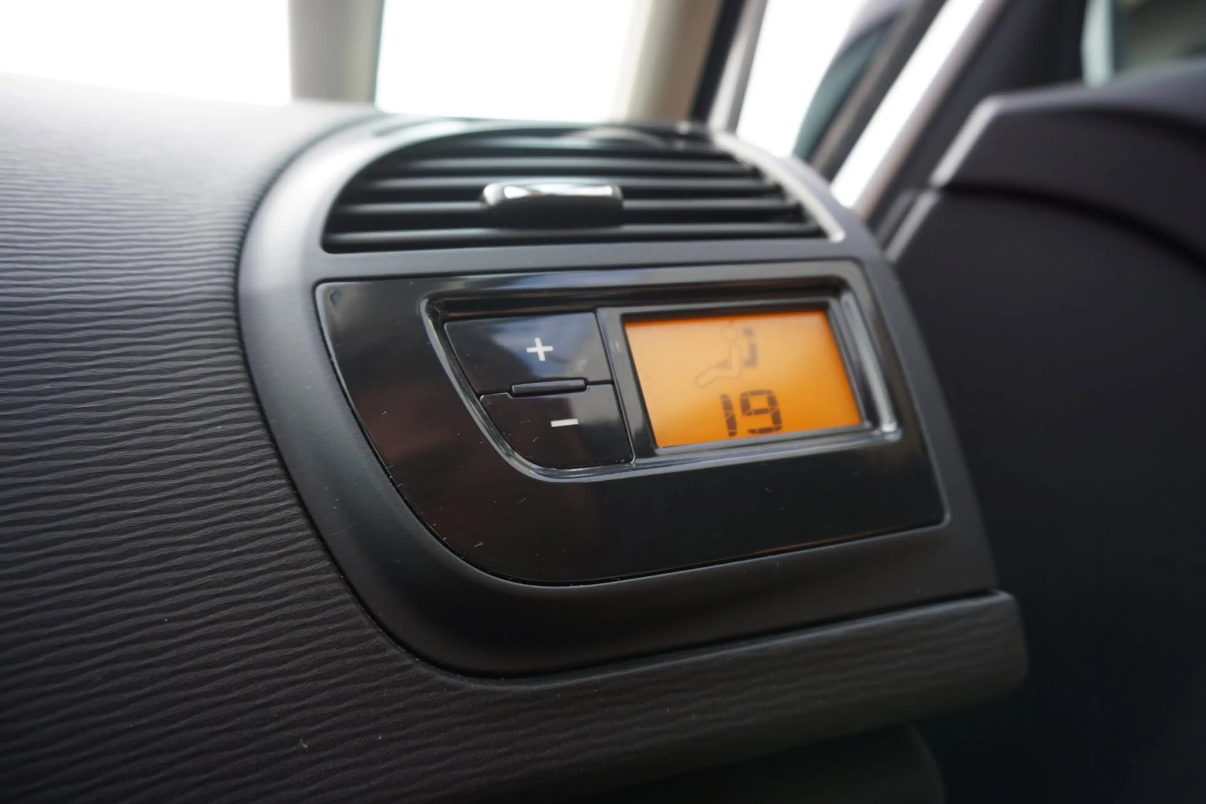 Citroen C4 Picasso 2.0 HDi Exclusive EGS — photo 24