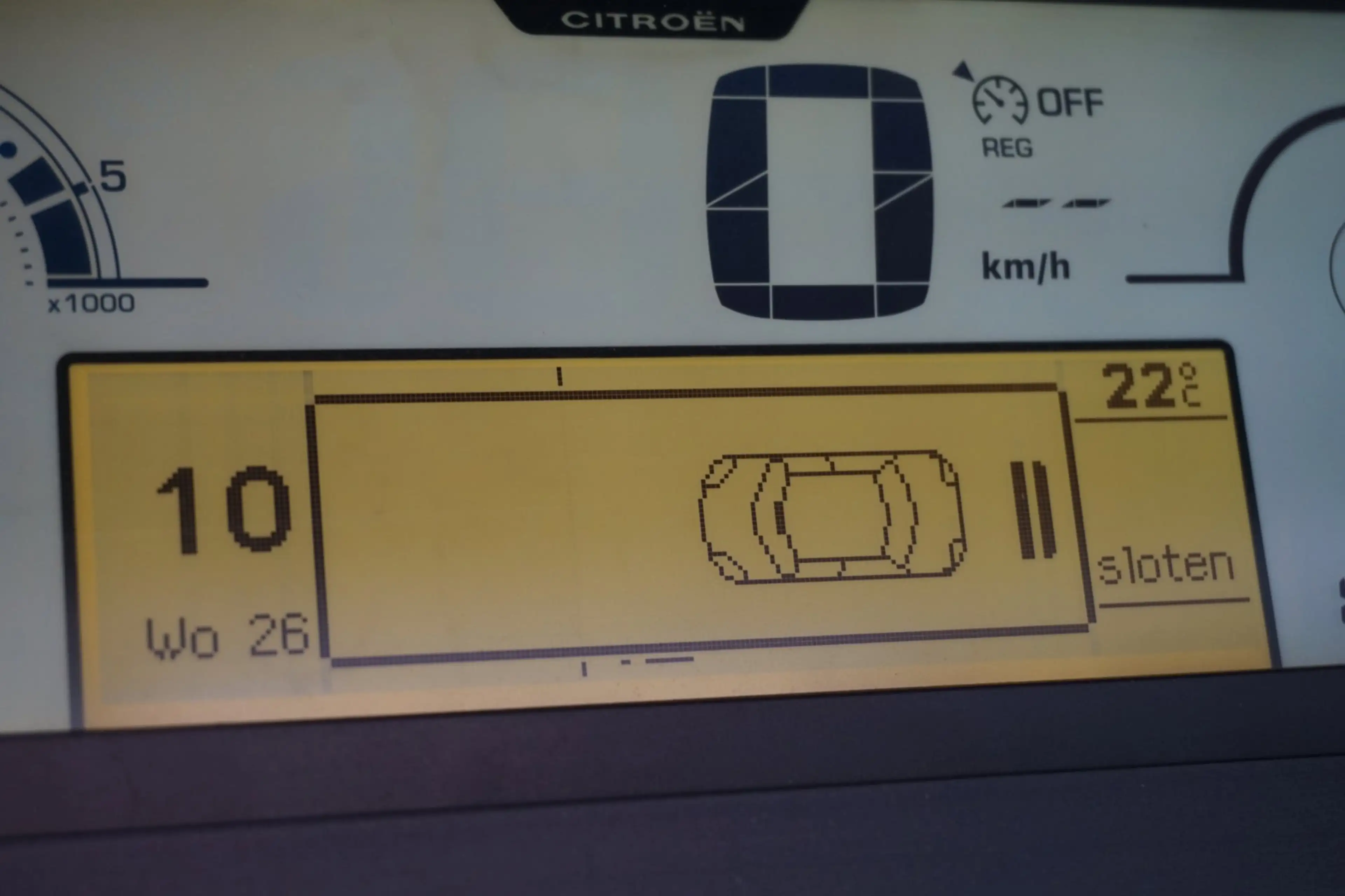 Citroen C4 Picasso 2.0 HDi Exclusive EGS — photo 25