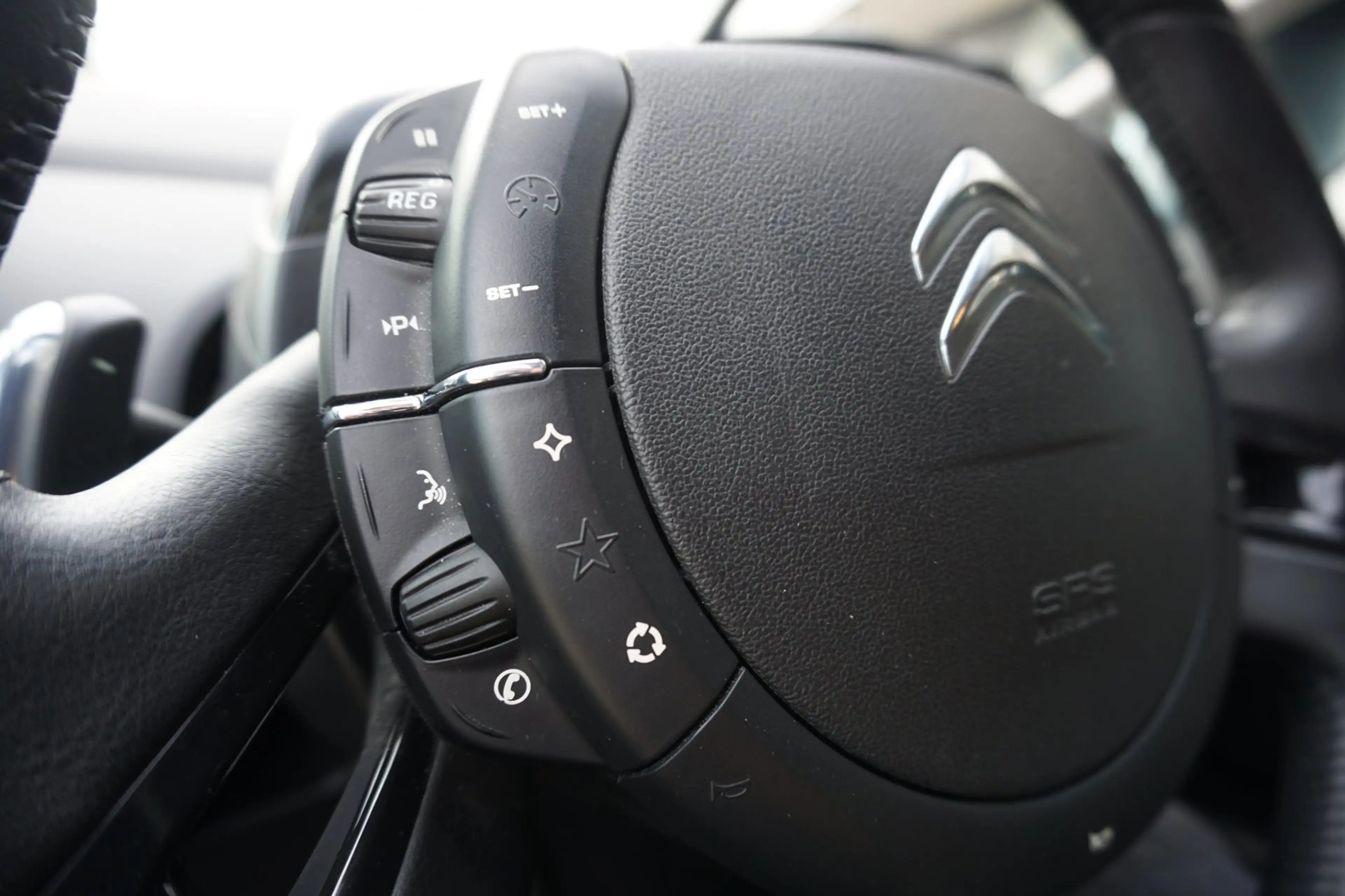 Citroen C4 Picasso 2.0 HDi Exclusive EGS — photo 11