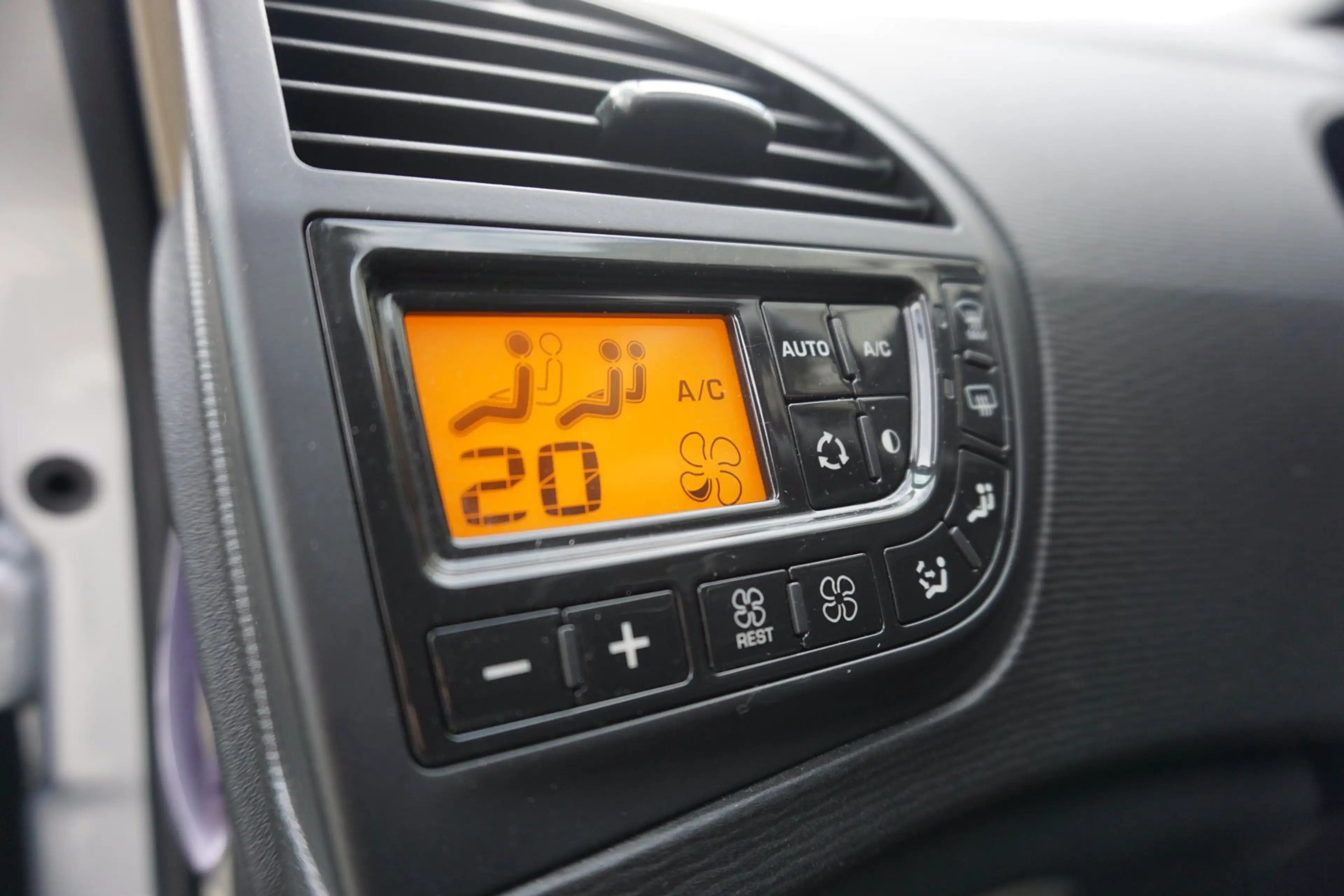 Citroen C4 Picasso 2.0 HDi Exclusive EGS — photo 8