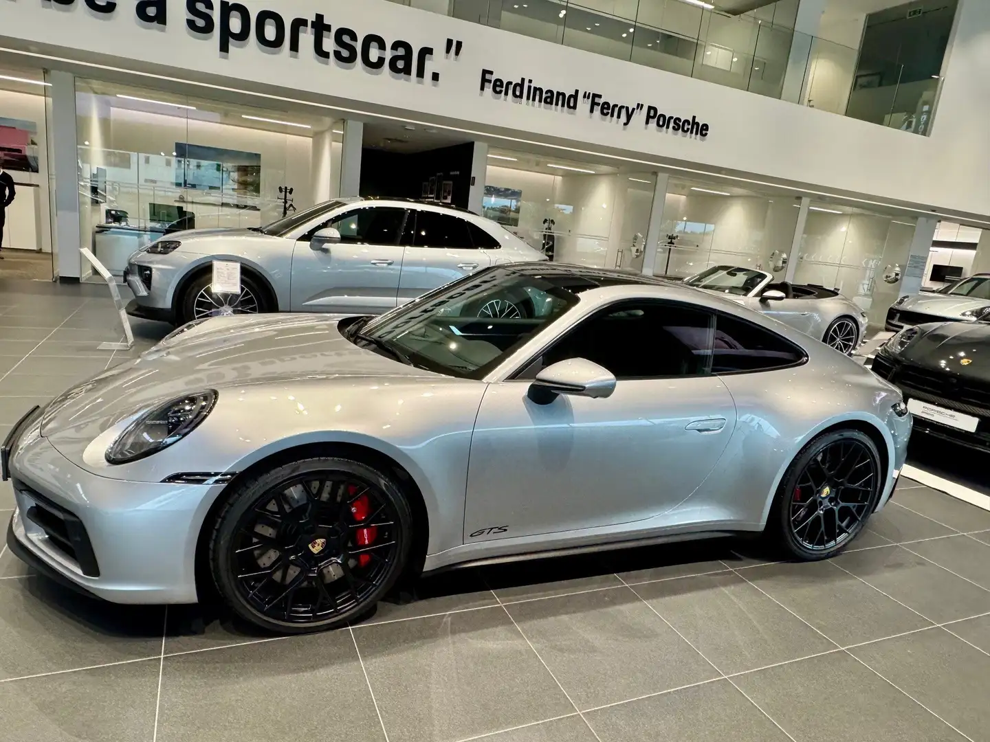 Porsche 911 911 Carrera 2 GTS 3.0 Bi-Turbo Coupé PDK Серебристый - 2