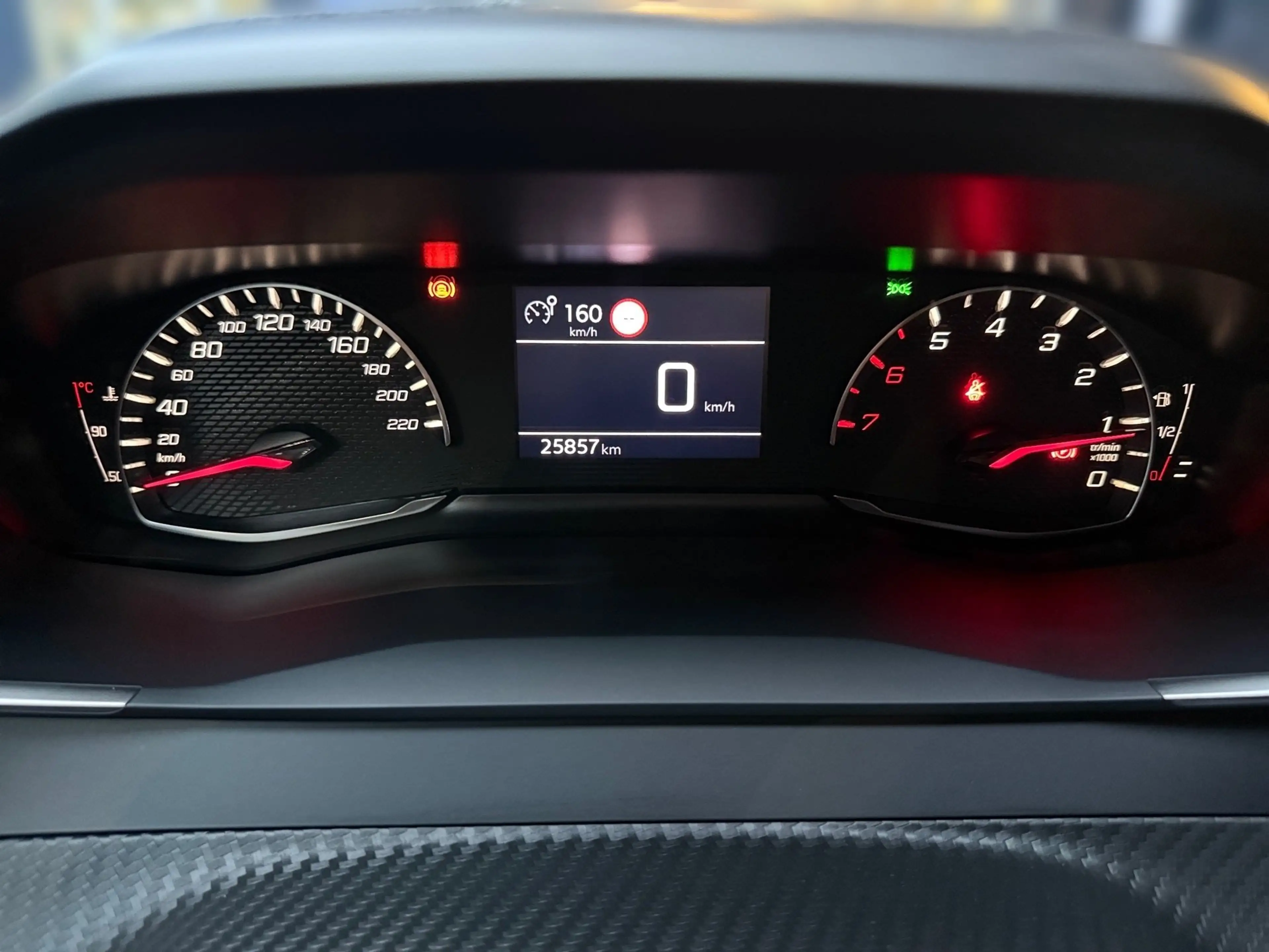 Peugeot 2008 1.2 PureTech 100 Active LED PDC KlimaA — photo 5