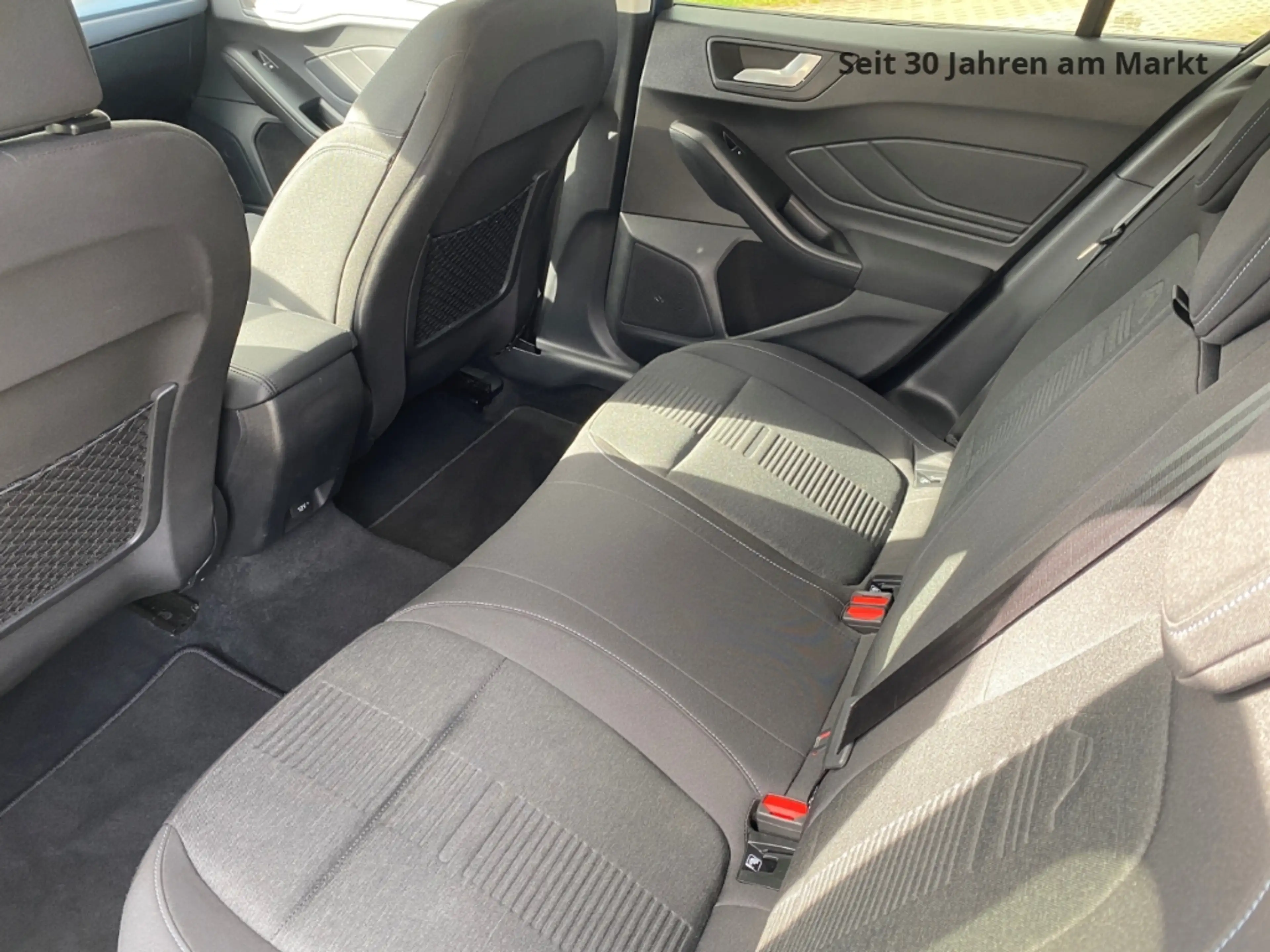 Ford Focus Turnier Aktive,Titanium,LED,Head Up,SH,Kamera,PDC, — photo 9