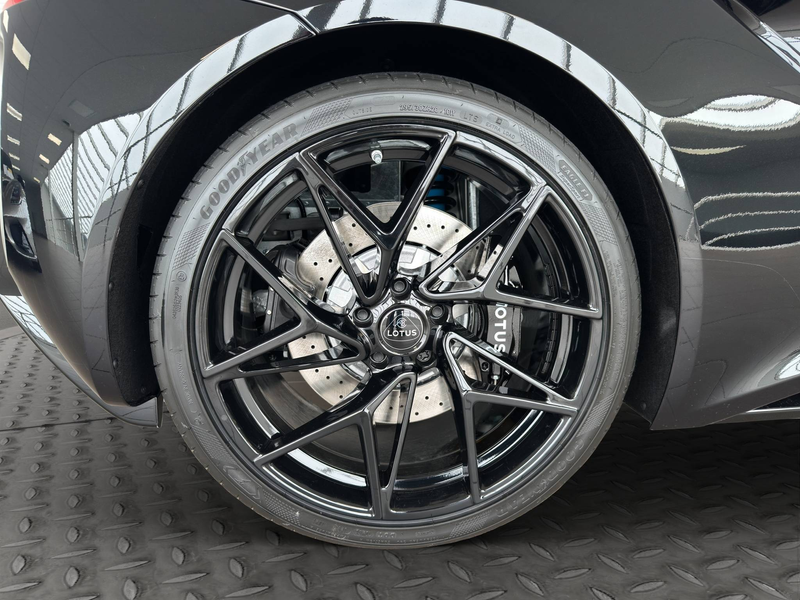 Lotus Emira Emira V6 SE — photo 11