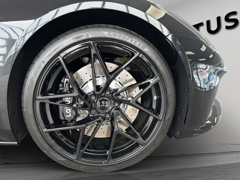 Lotus Emira Emira V6 SE — photo 10