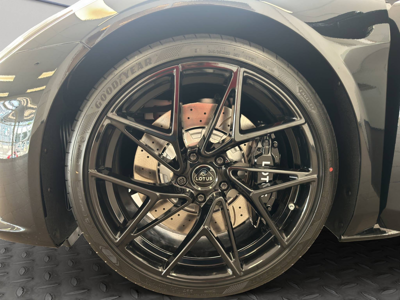 Lotus Emira Emira V6 SE — photo 8