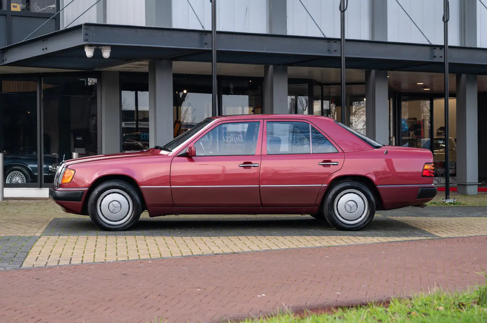 Mercedes-Benz E 280 280E ( W124 ) Rood - 2