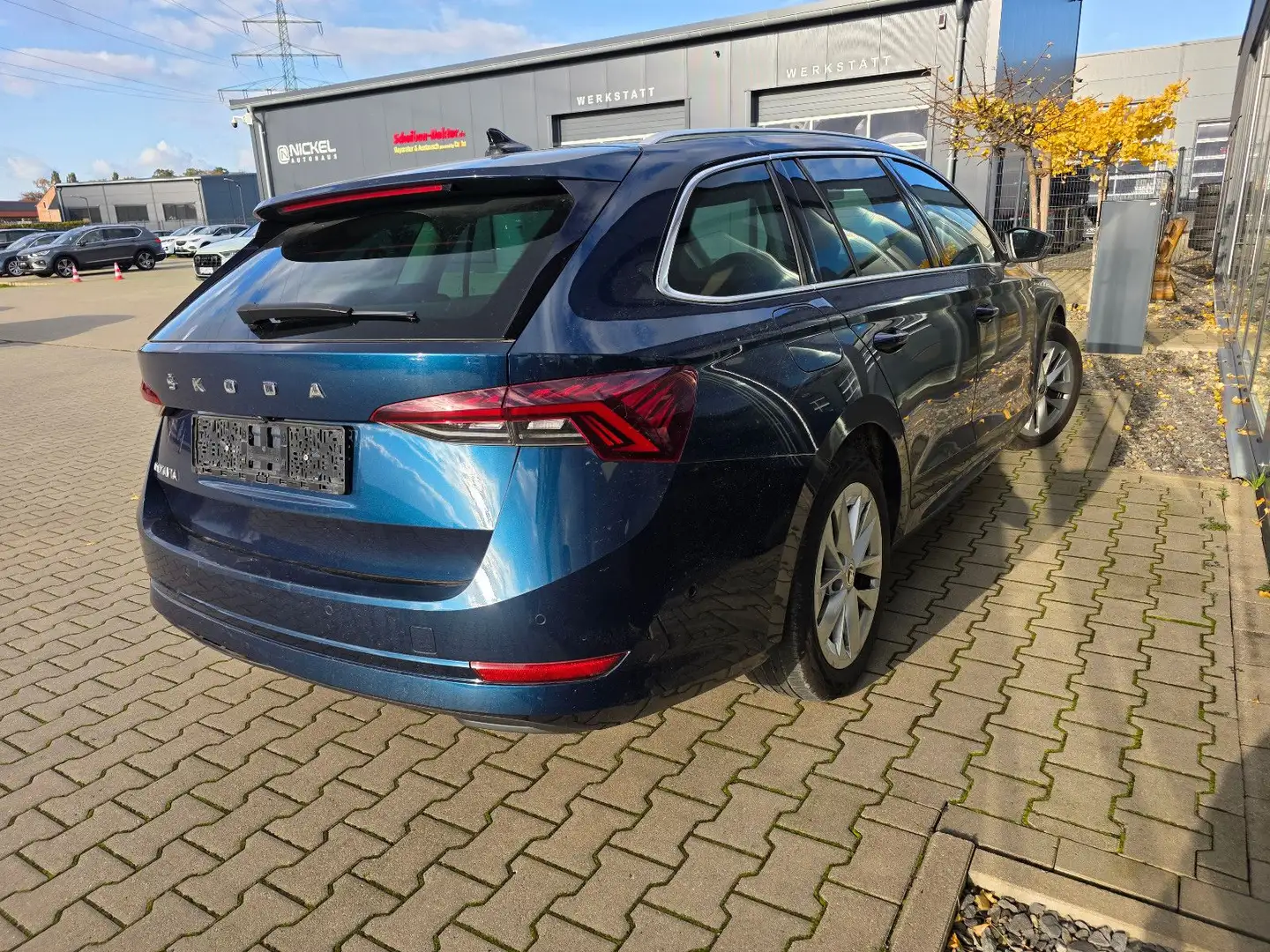 Skoda Octavia Combi Style*Ahk*Led*Pano*Acc*Kamera*HuD Blau - 2