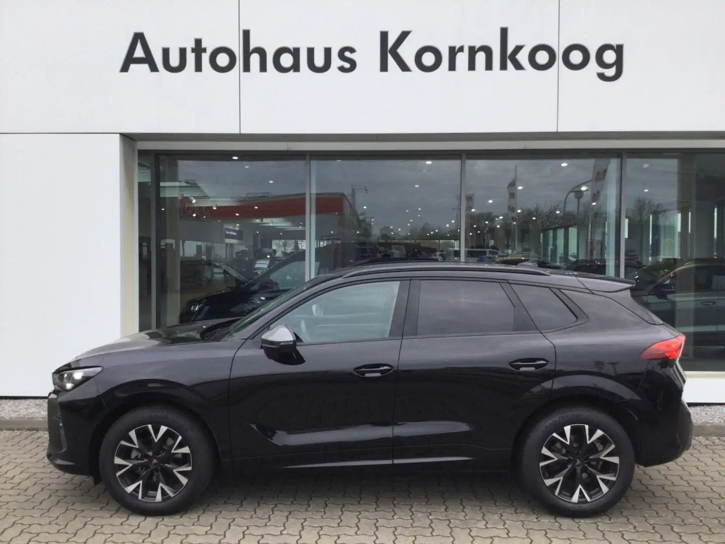 CUPRA Terramar 1.5 eTSI DSG Navi HUD Bluetooth LED Klima Schwarz - 1