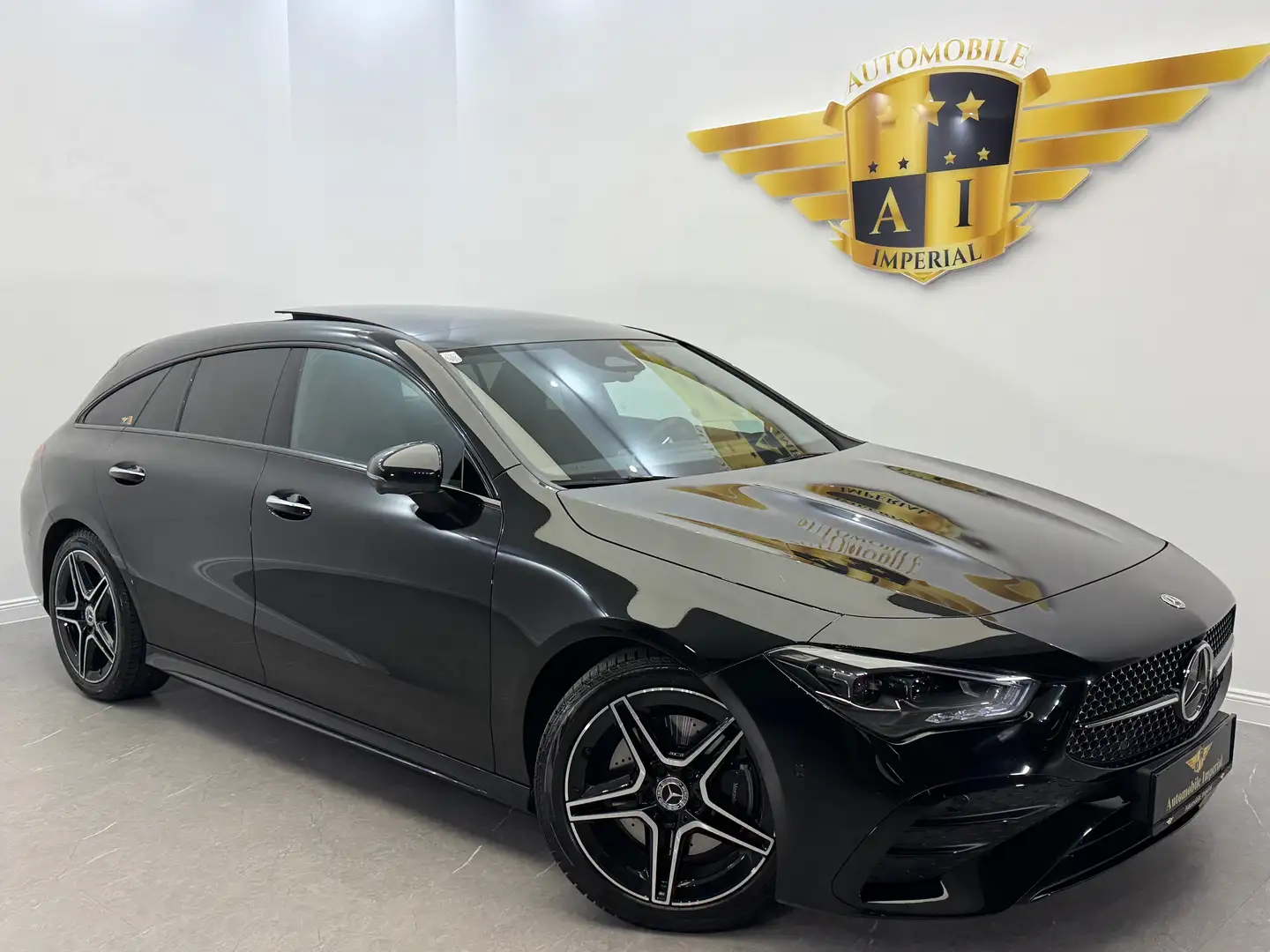 Mercedes-Benz CLA 200 200 SHOOTING BRAKE//FACELIFT//AMG LINE//PANO// Schwarz - 1