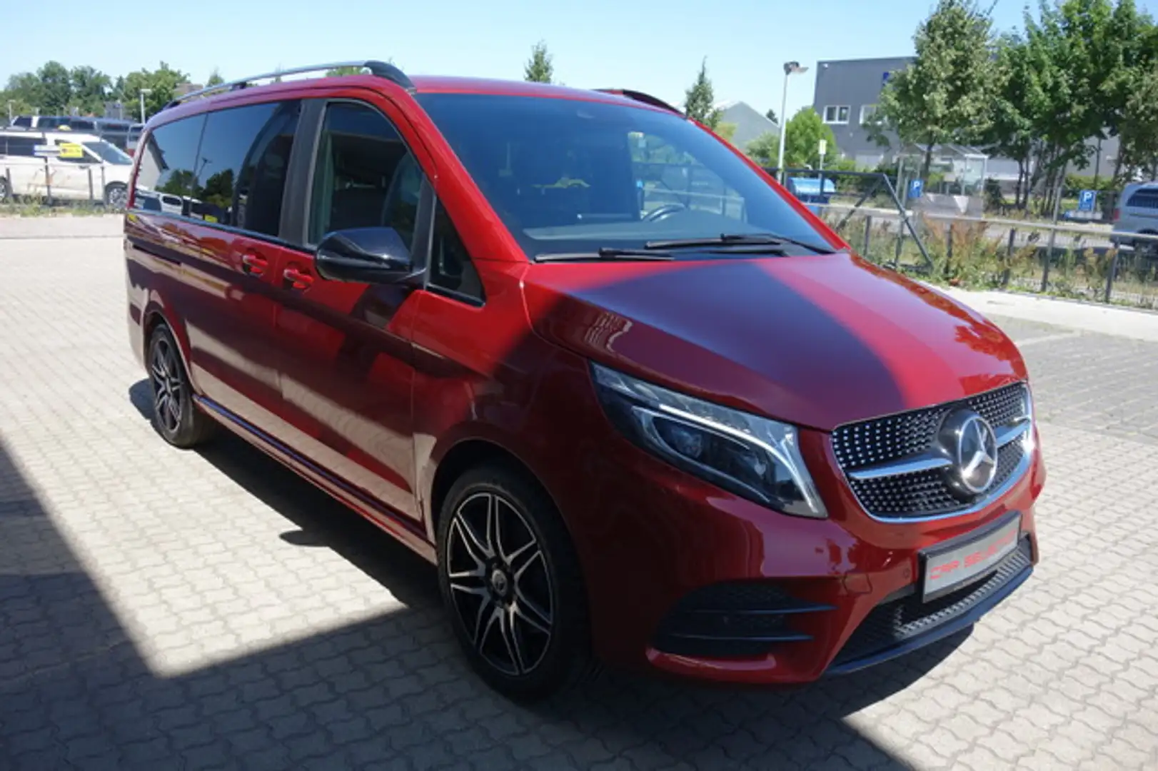 Mercedes-Benz V 300 d 4Mat AMG EXCLUSIVE Lang ACC/STDHZ/6xSITZH Rot - 2