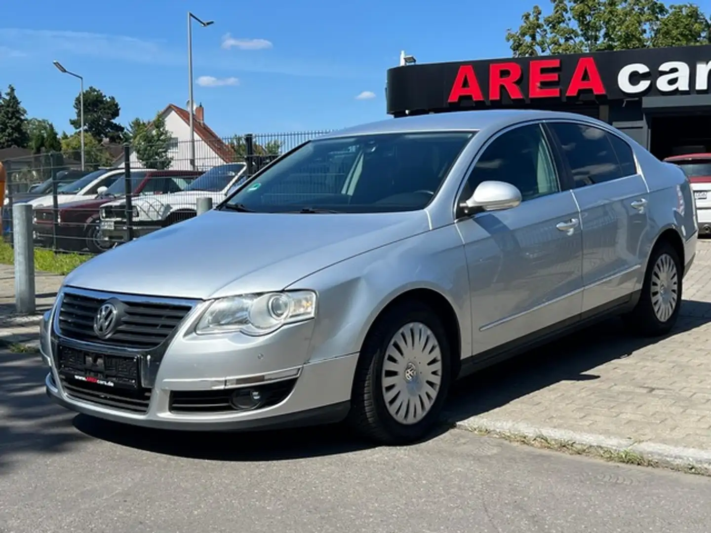 Volkswagen Passat Lim. 2.0 FSI Comfortline*RADIO*PDC*SITZHZ Zilver - 1