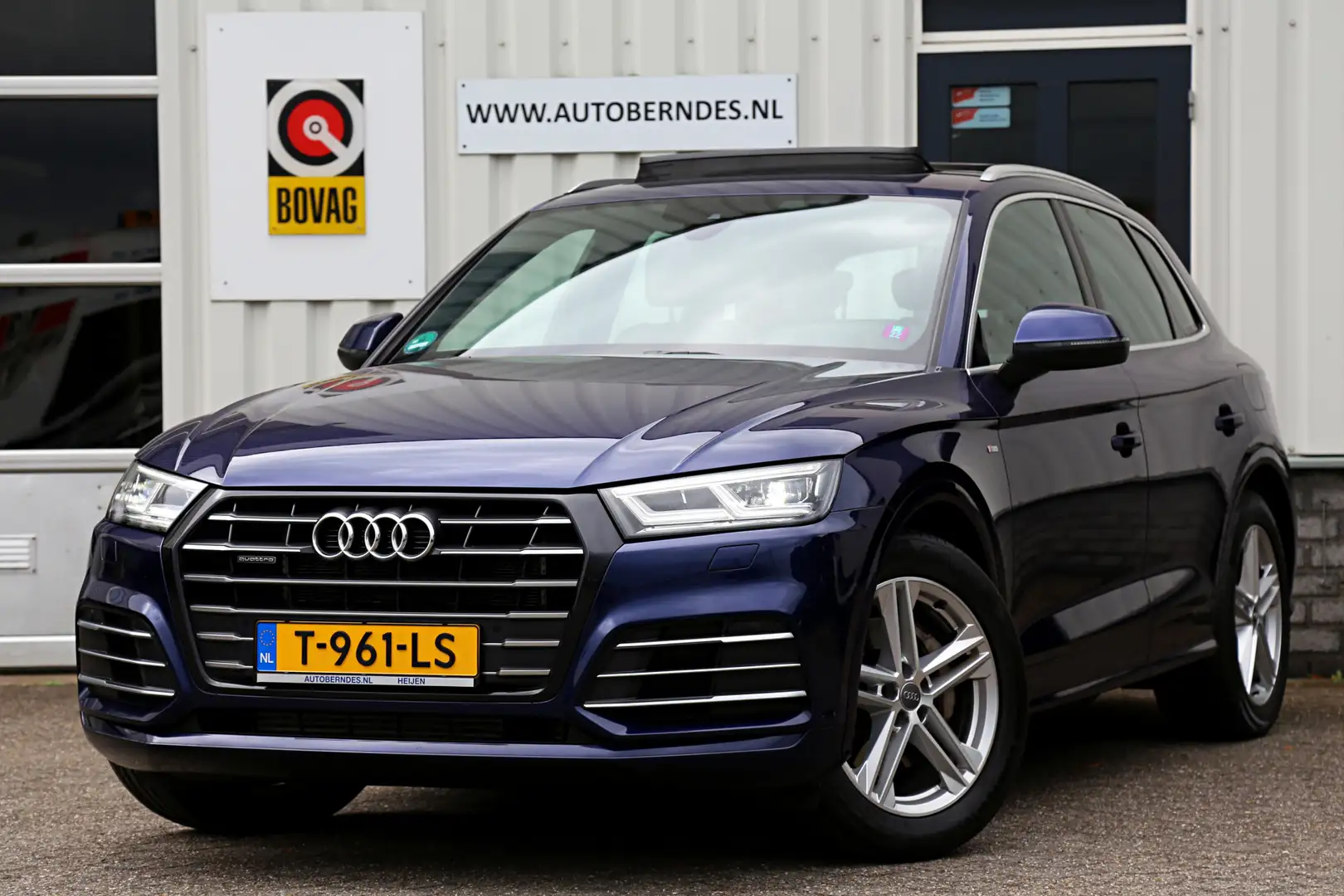 Audi Q5 55 TFSI e 367PK Plug in S-Line Quattro Competition Blauw - 1