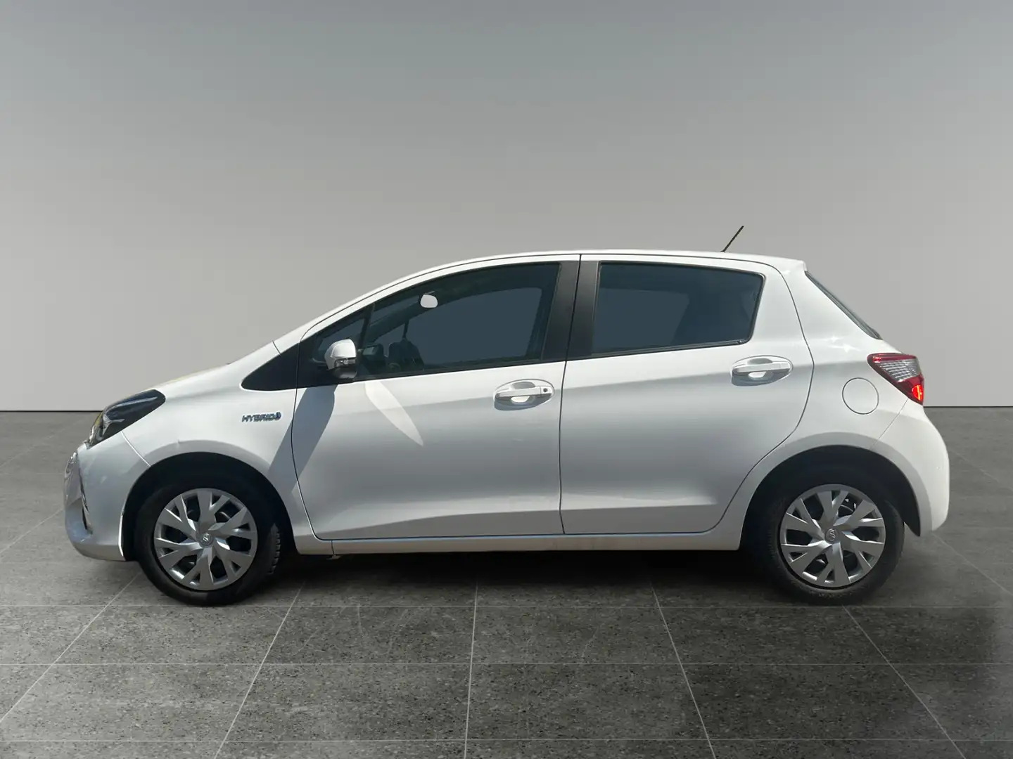 Toyota Yaris 1,5 HYBRID 5-TG. ACTIVE inkl. NAVI ! Weiß - 2