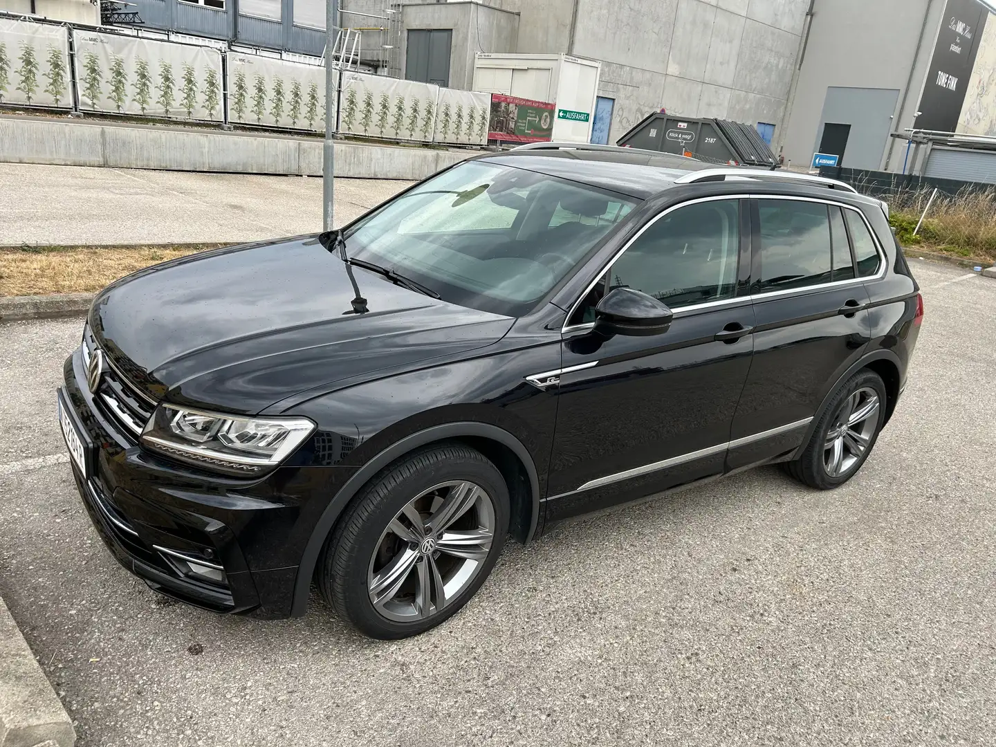 Volkswagen Tiguan Tiguan 2,0 TDI SCR Comfortline Comfortline Schwarz - 1