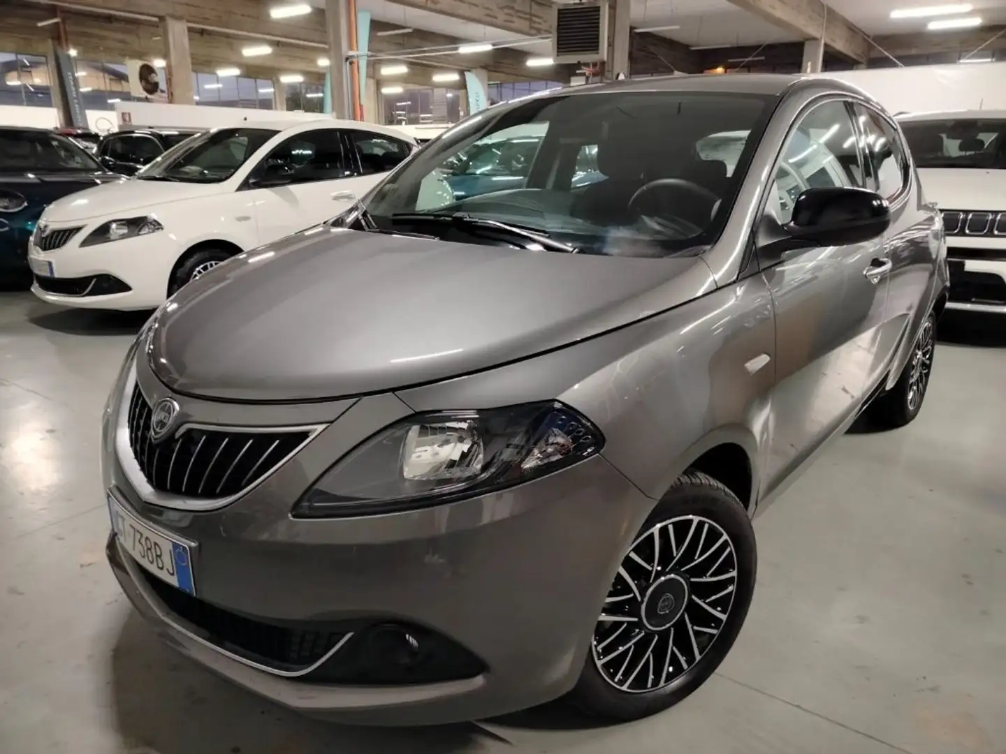Lancia Ypsilon 1.0 70cv Hybrid Platino PROMO Grigio - 2