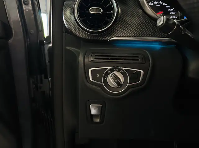Mercedes-Benz V 300 view 5