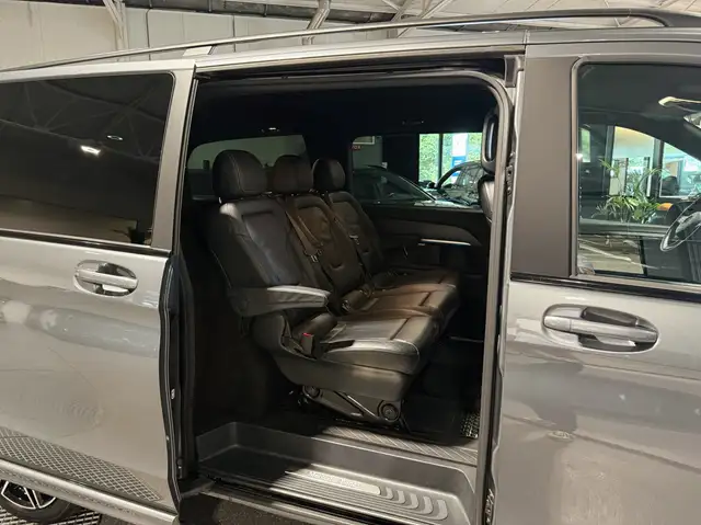 Mercedes-Benz V 300 view 8