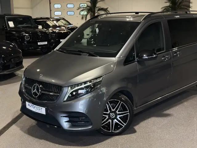 Mercedes-Benz V 300 view 4