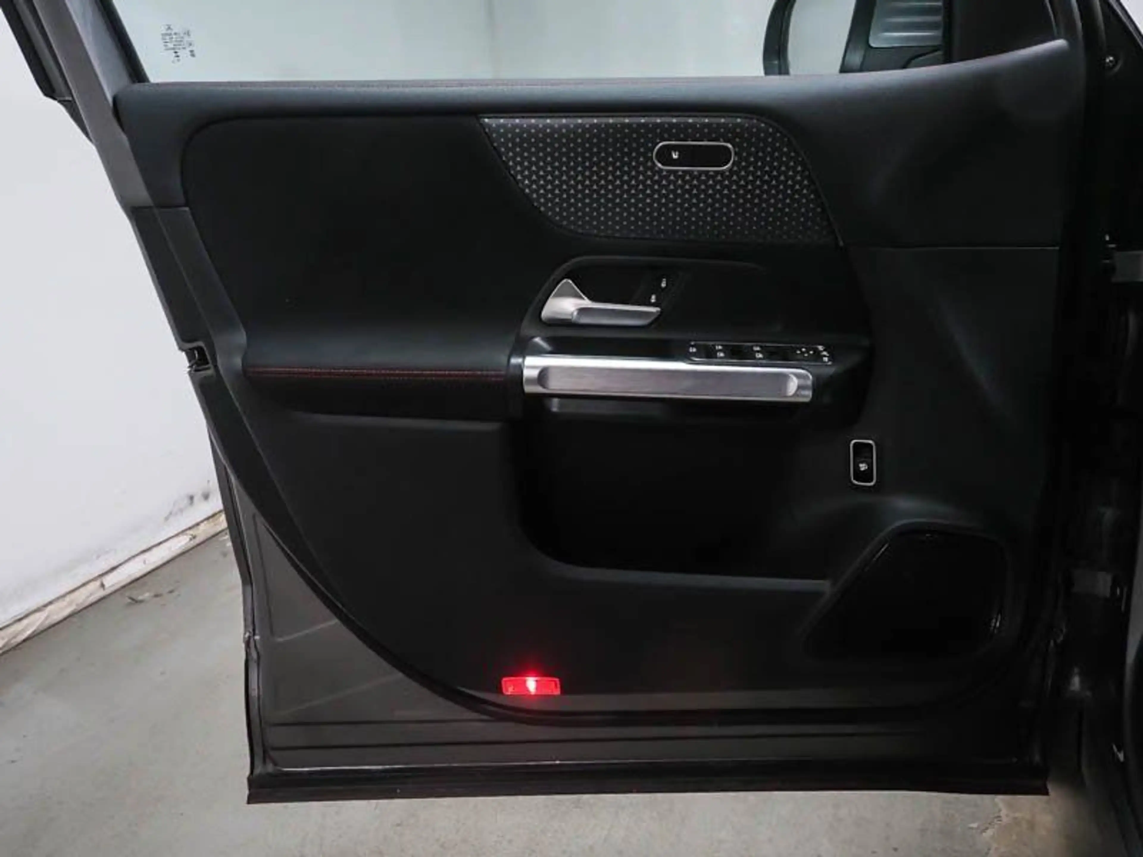 Mercedes-Benz EQB 350 4M AMG+AHK+FAHRASSI+360°+WI-PAKET+DISTR+ — photo 10