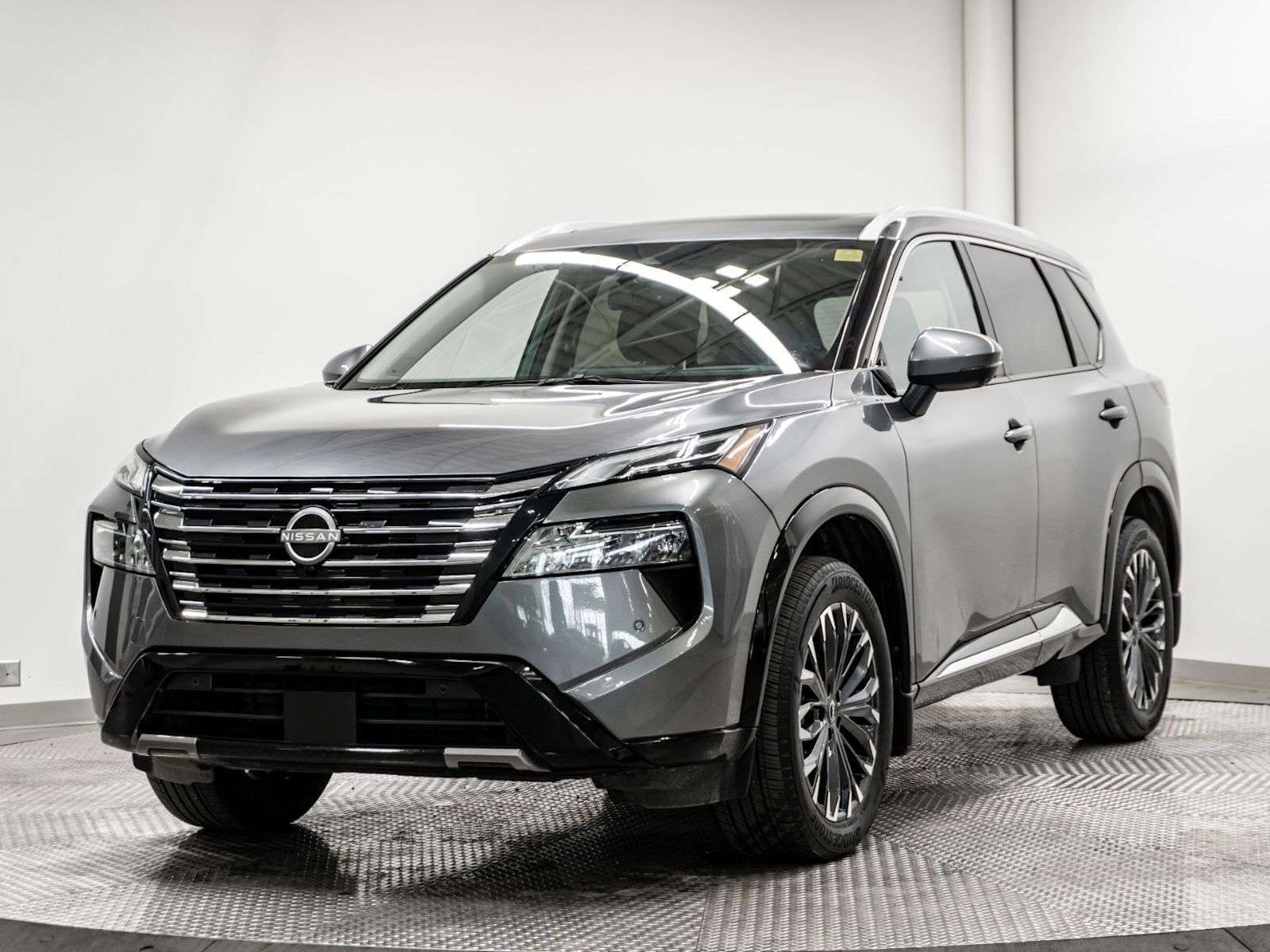 2025 Nissan Rogue PLATINUM | AWD | LOW KMS