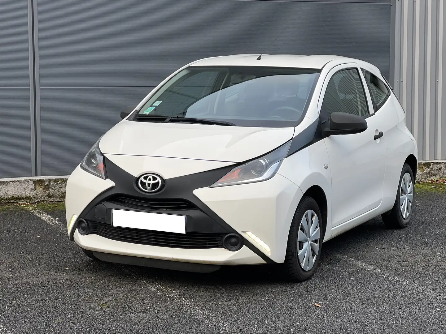 Toyota Aygo 1.0 VVT-i x Bílá - 2