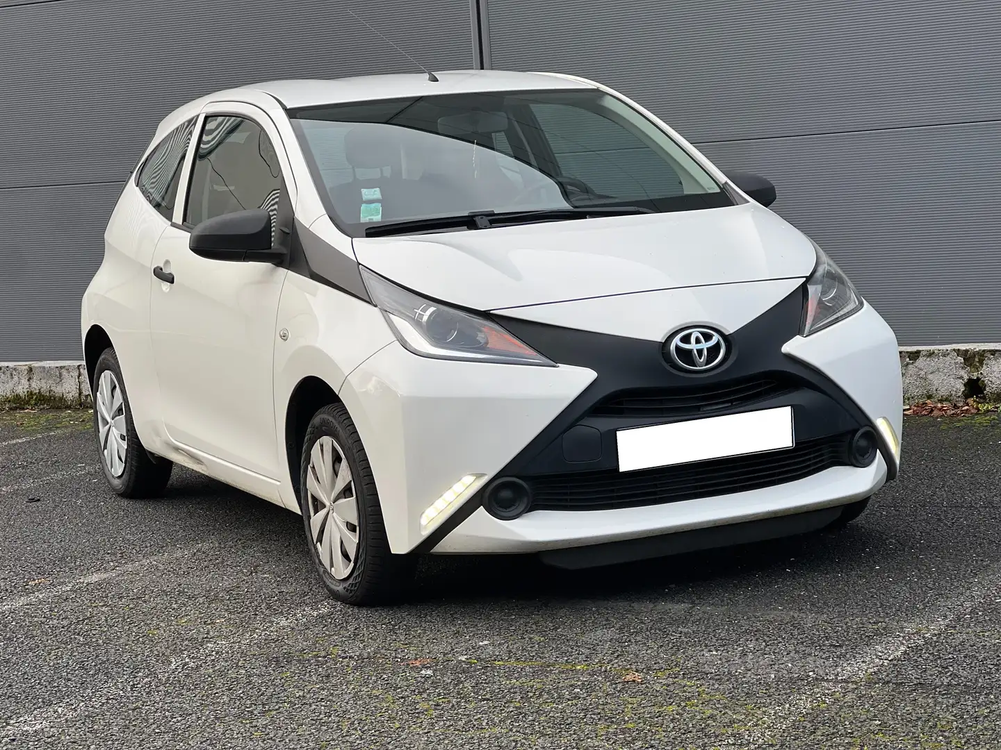 Toyota Aygo 1.0 VVT-i x Bílá - 1