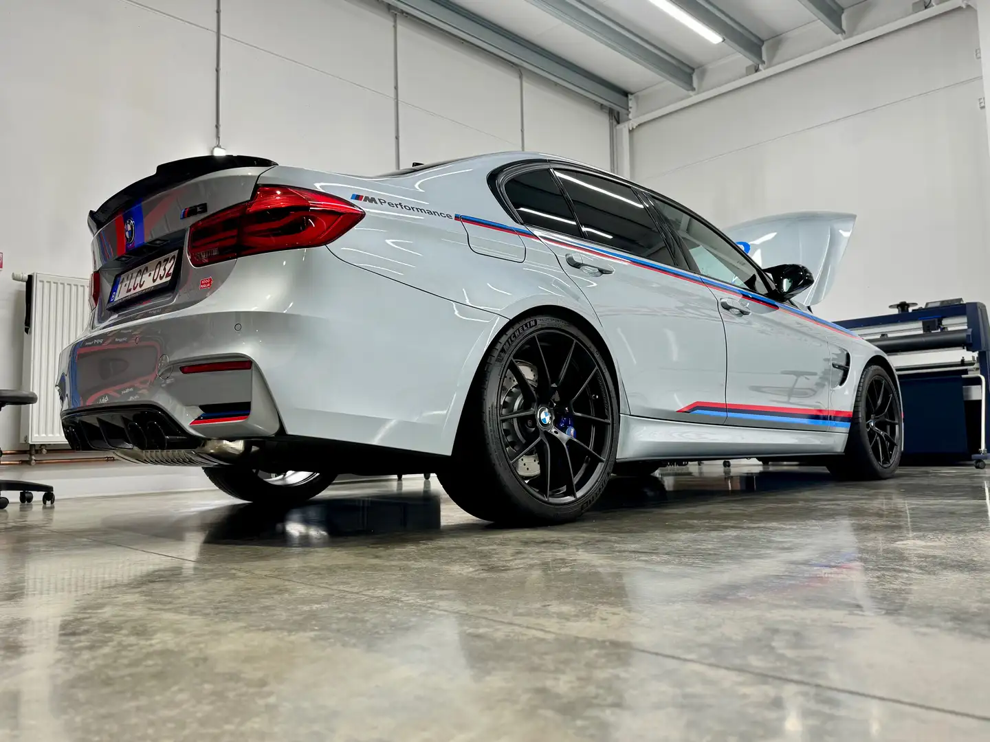BMW M3 M3 DKG Срібний - 1