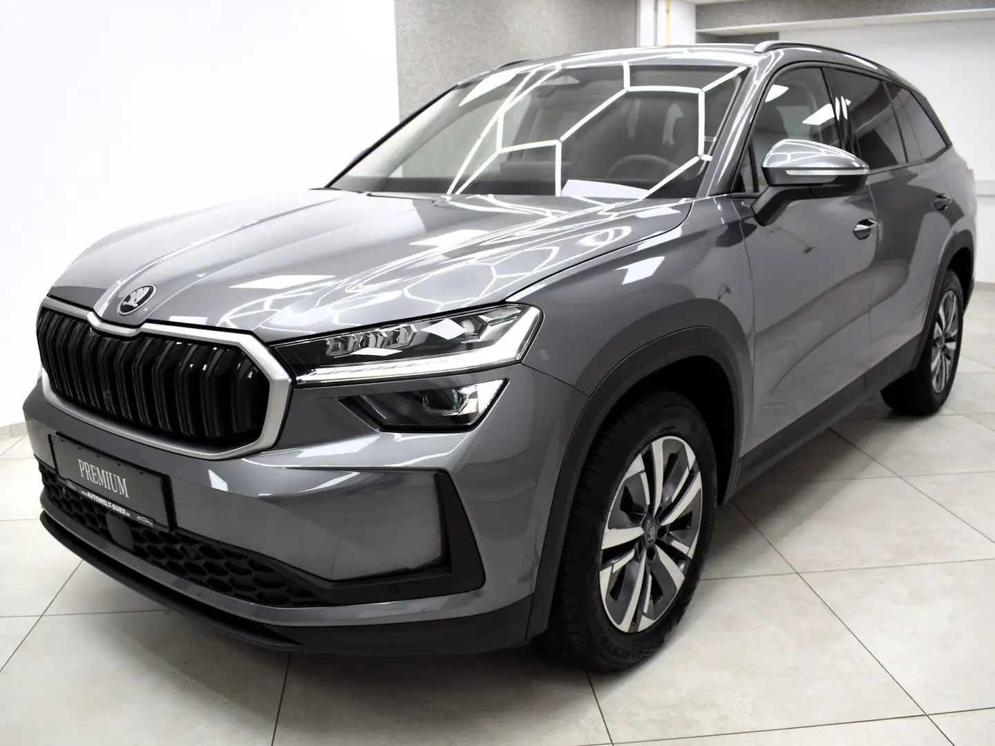 Skoda Kodiaq 2.0 TDI DSG 4x4 Selection 7Sitzer Convinience+ Gris - 2
