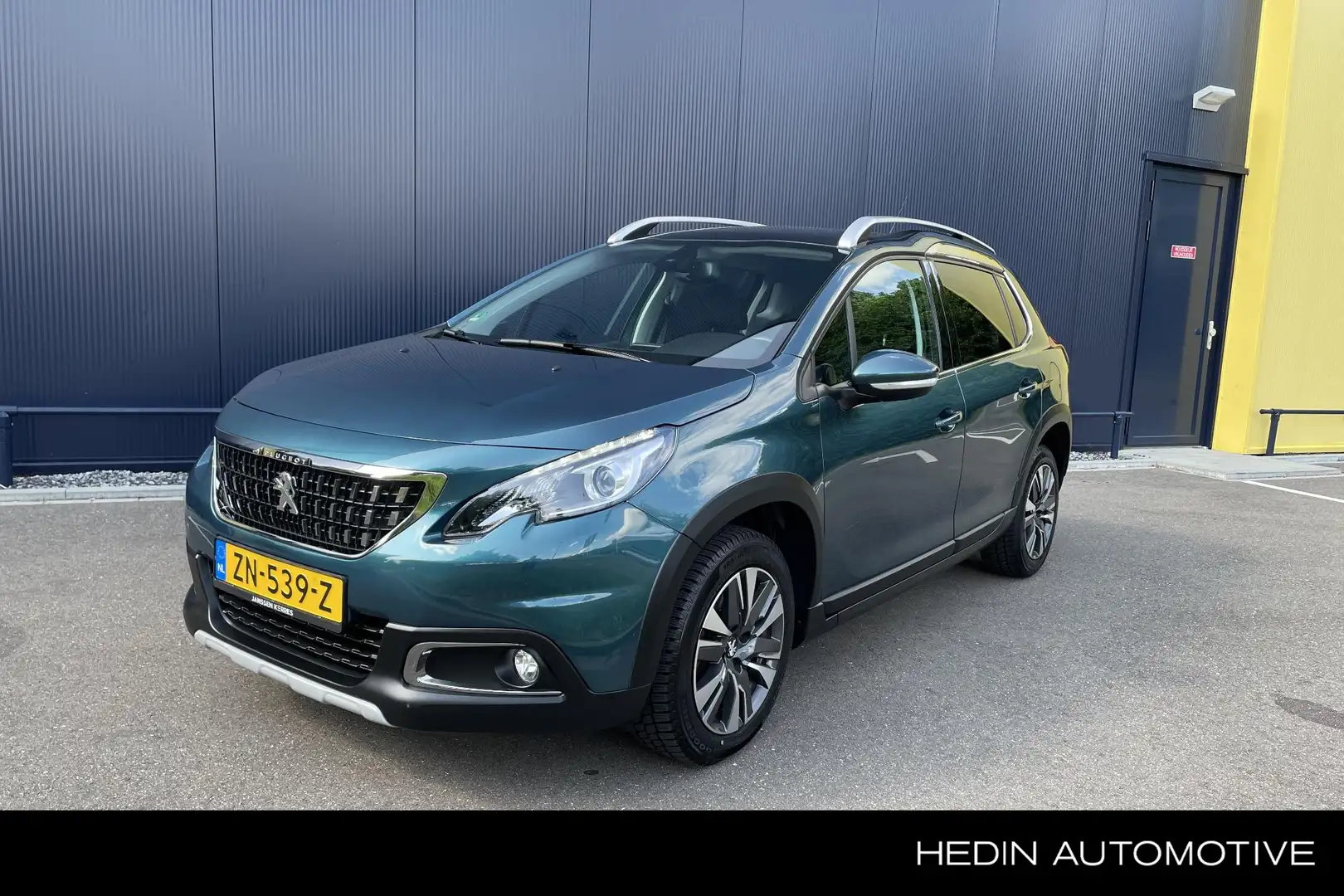 Peugeot 2008 1.2 PureTech Allure Grün - 1