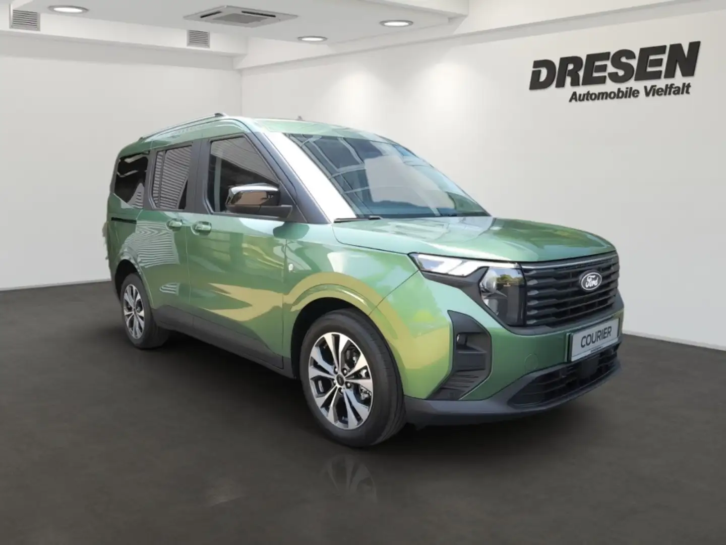 Ford Tourneo Courier Titanium 1.0l EcoBoost Navi ACC Klimaautom DAB Key Zelená - 2