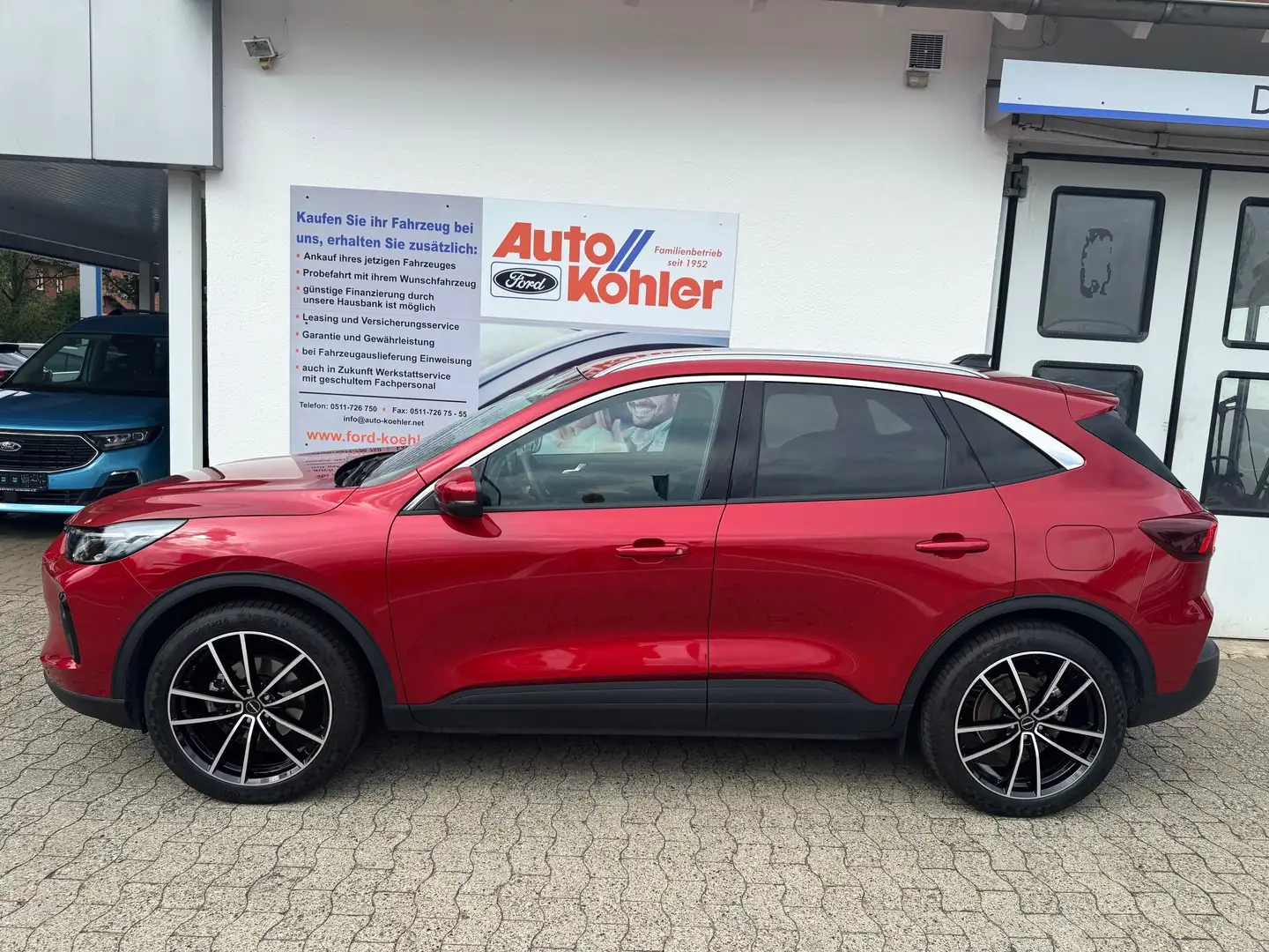 Ford Kuga Titanium Automatik (8-fach Bereifung) Rot - 2