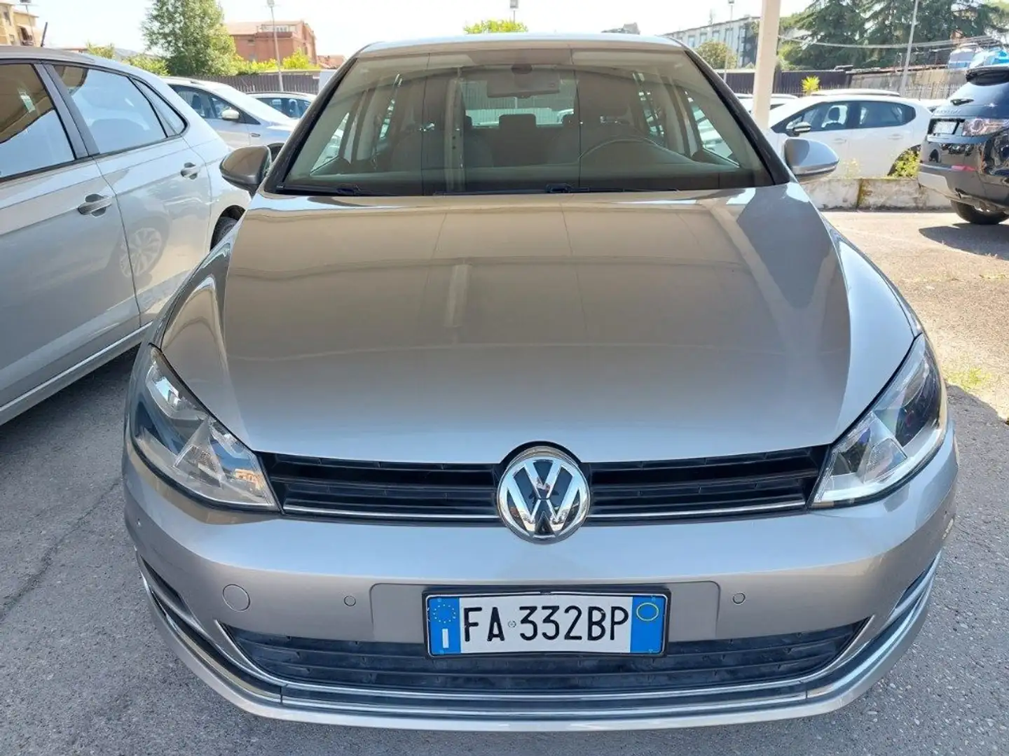 Volkswagen Golf 2.0 TDI 5p.  BlueMotion Technology Euro6 Navig Gris - 2