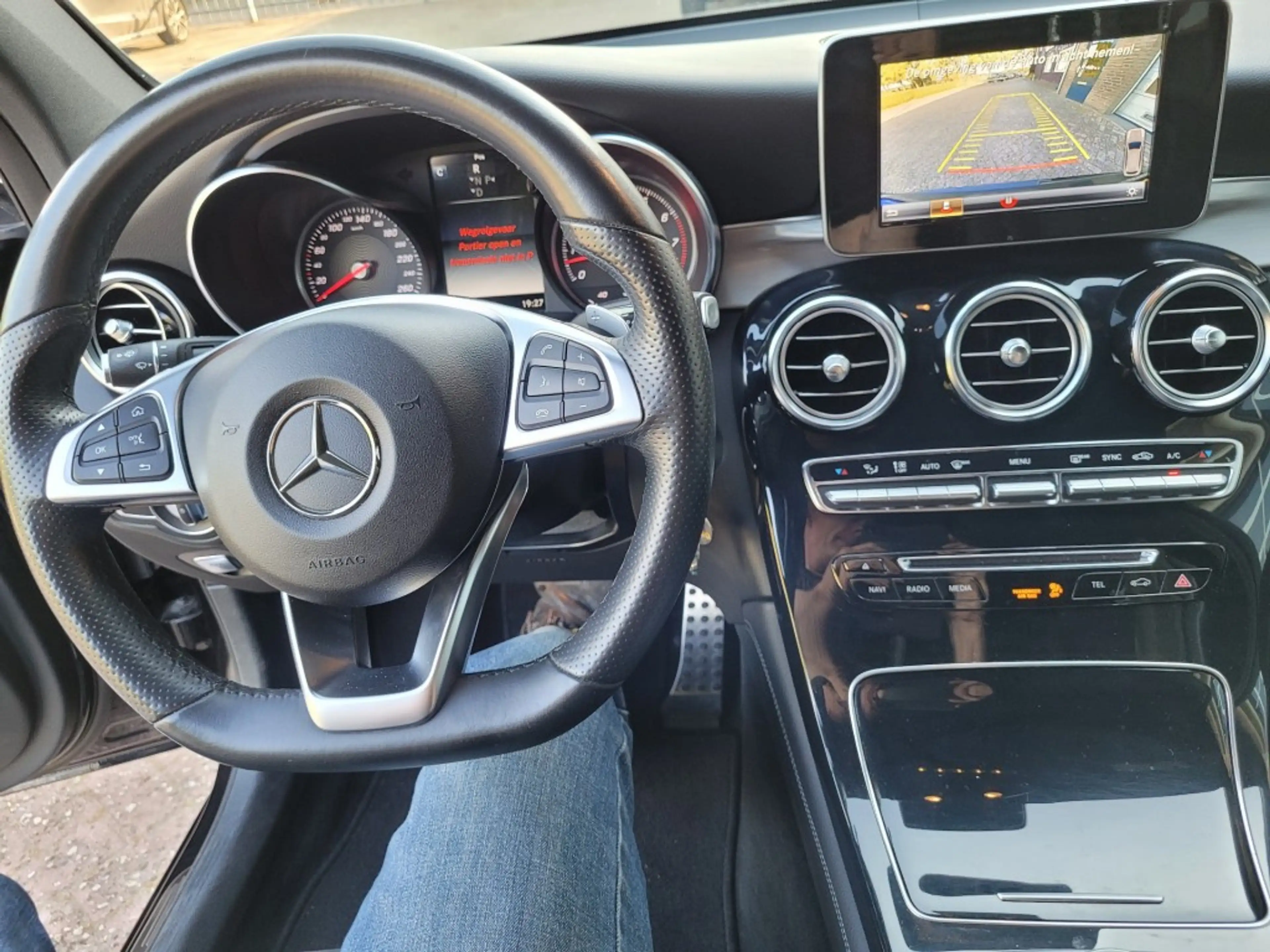 Mercedes-Benz GLC 250 250 4 MATIC AMG LINE 210 pk met trekhaak. — photo 7