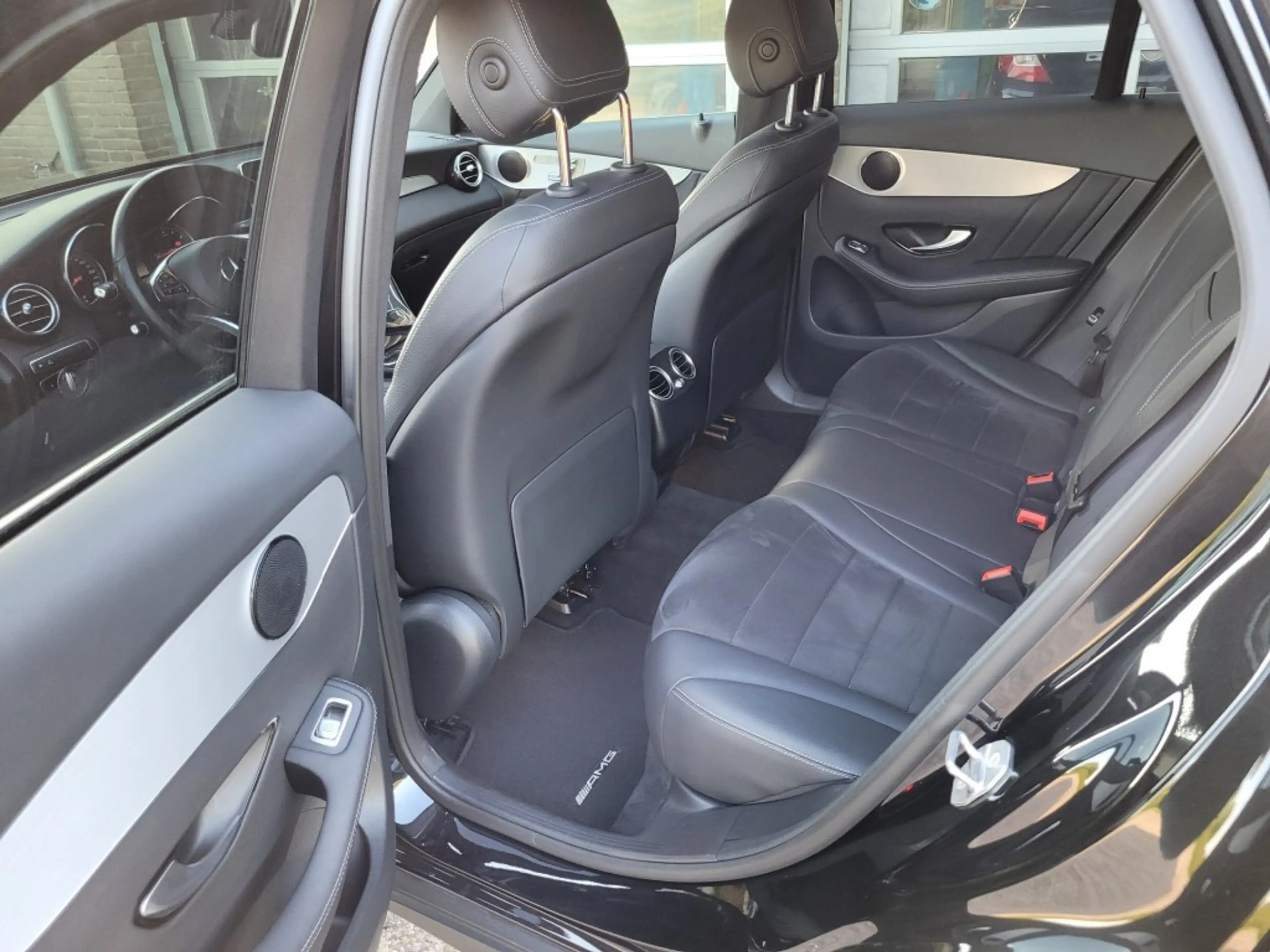 Mercedes-Benz GLC 250 250 4 MATIC AMG LINE 210 pk met trekhaak. — photo 11