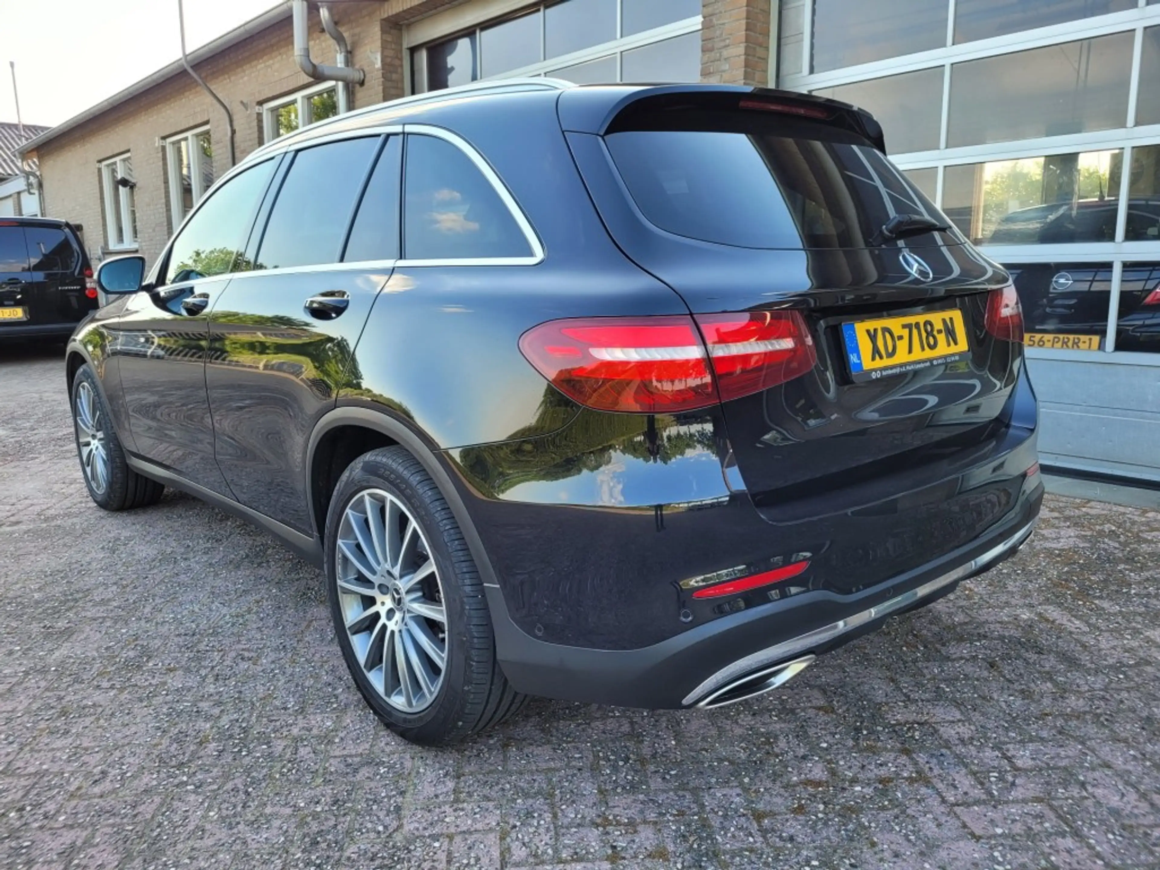 Mercedes-Benz GLC 250 250 4 MATIC AMG LINE 210 pk met trekhaak. — photo 3