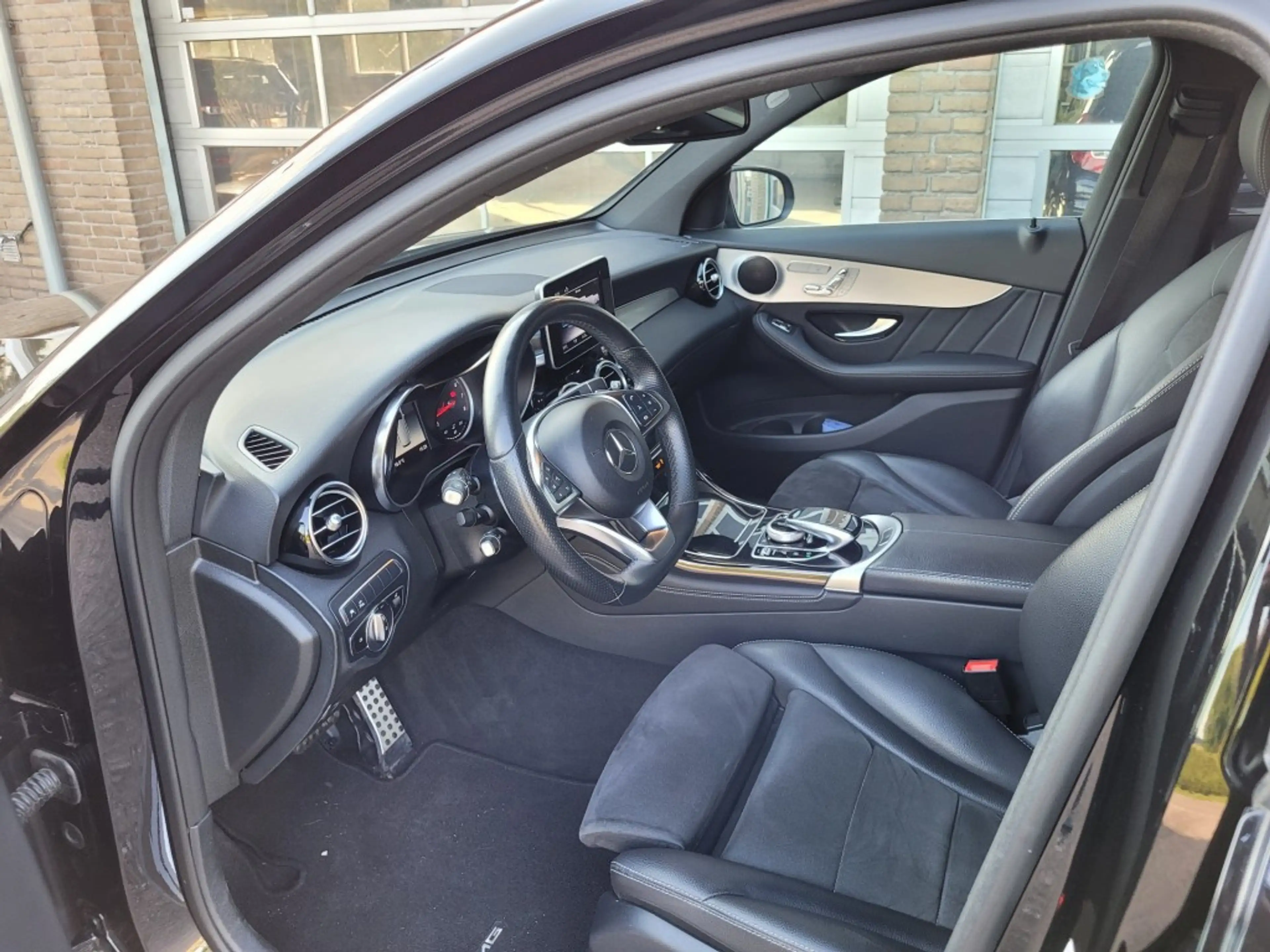 Mercedes-Benz GLC 250 250 4 MATIC AMG LINE 210 pk met trekhaak. — photo 9