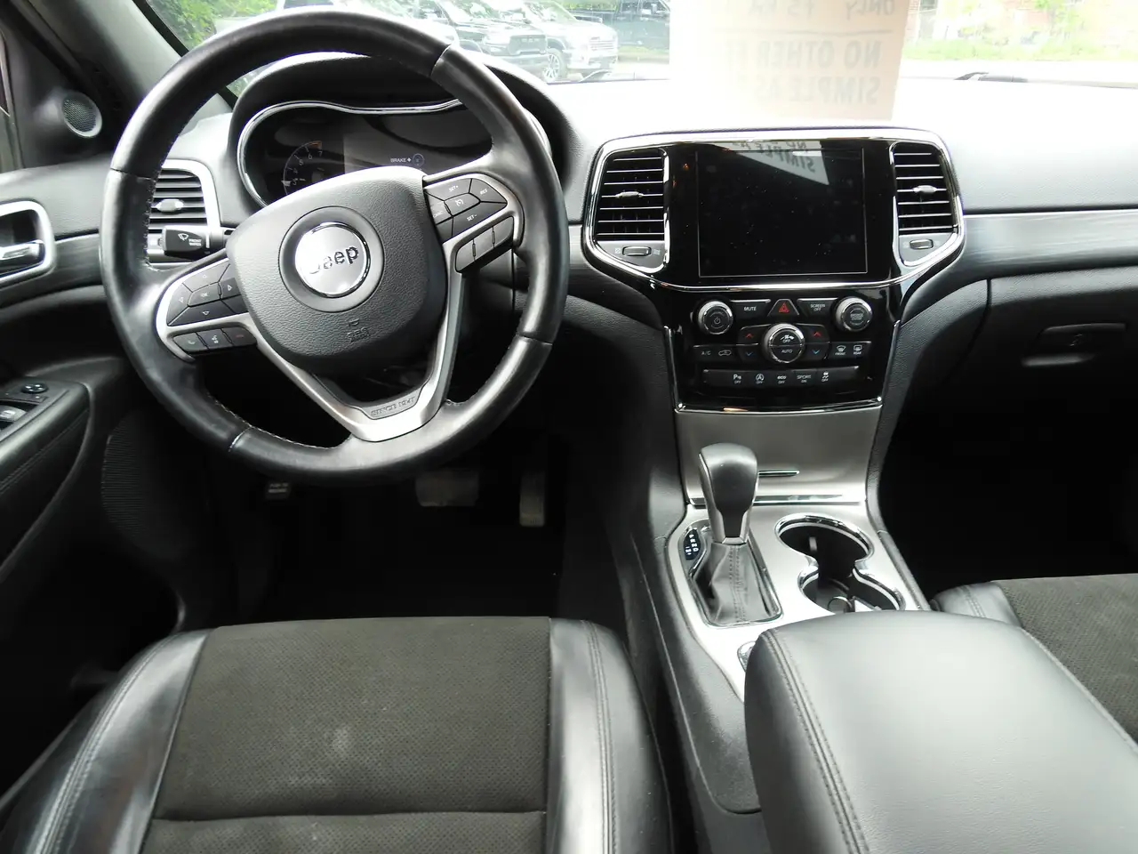 Jeep Grand Cherokee снимка Jeep Grand Cherokee