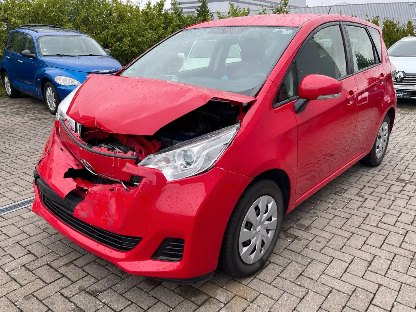 Toyota Verso-S Cool*1.3i*6-Gang*1-Hand*WenigKM*Unfall Rouge - 1