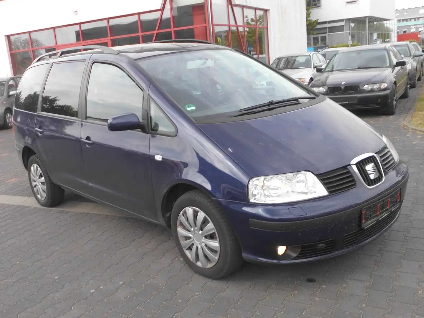 SEAT Alhambra 1.8 20V Turbo Sport Edition,NAVI,XENON,AHK,7.SITZE Синій - 2