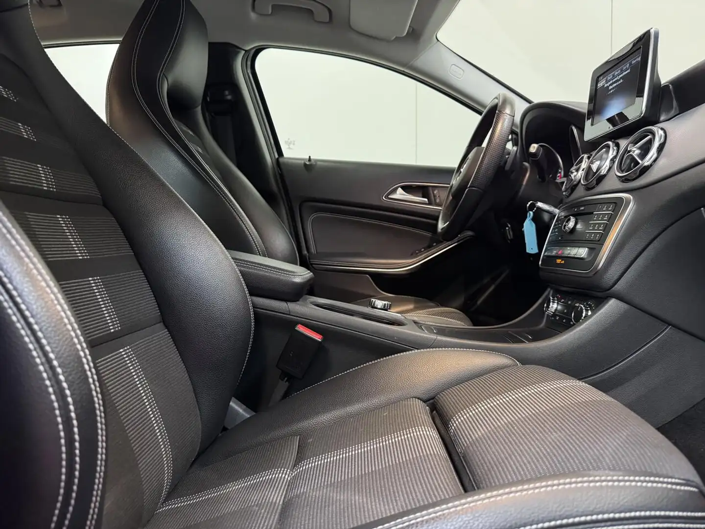 Mercedes-Benz GLA 200 CDI Autom. - GPS - Airco - Topstaat! Noir - 2