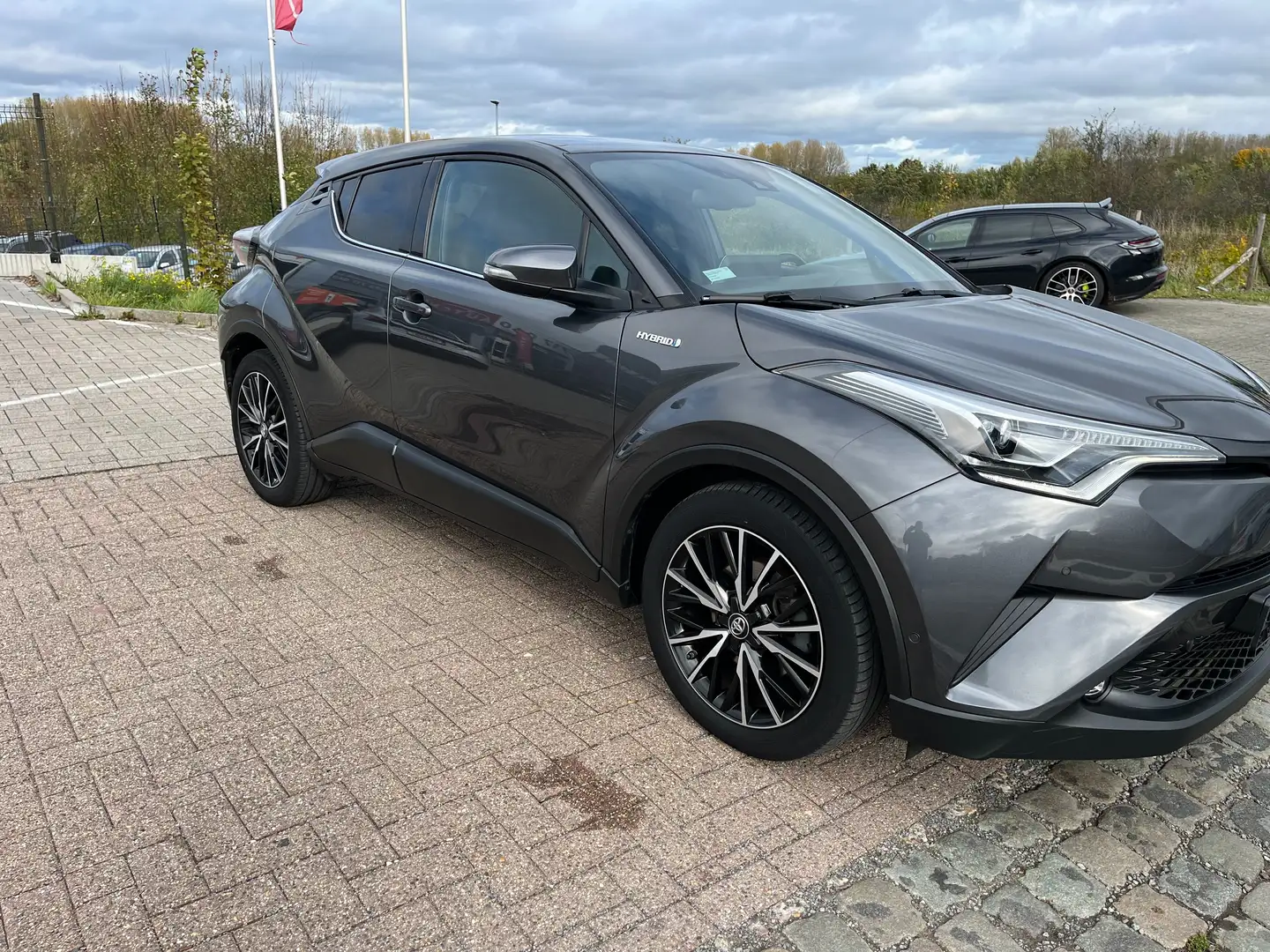 Toyota C-HR C-HR Hybrid 1.8i VVT-i C-Hic E-CVT(EU6.2) Grijs - 1
