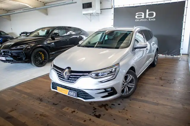 Renault Megane view 2