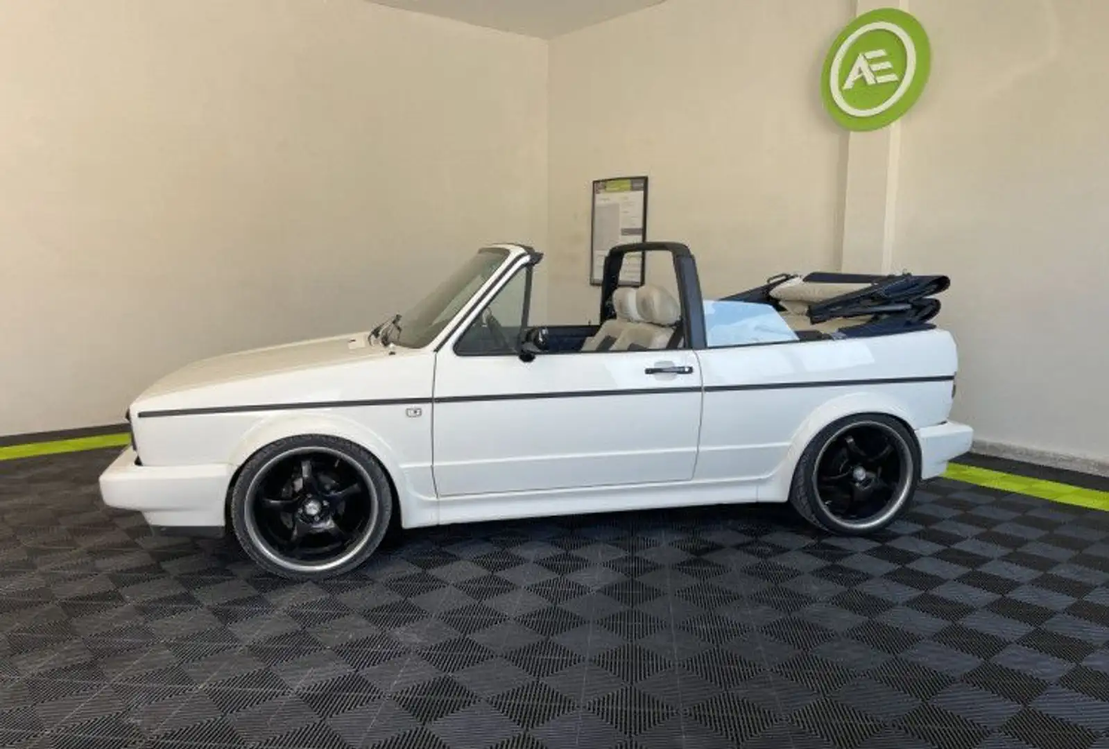 Volkswagen Golf CABRIOLET 1.8 90cv SPORT LINE %2B SELLERIE CUIR / EXCELLENT ETAT / Garantie 6 mois Blanc - 2