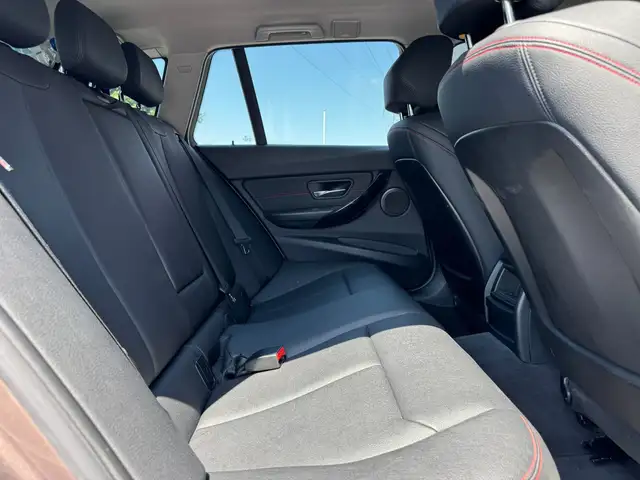 BMW 3 Series view 9