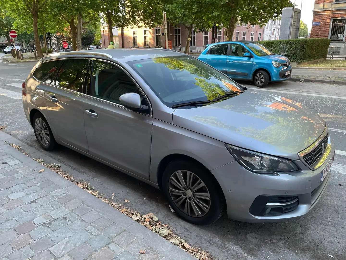 Peugeot 308 308 1.2 PureTech Allure Pack S Zilver - 2